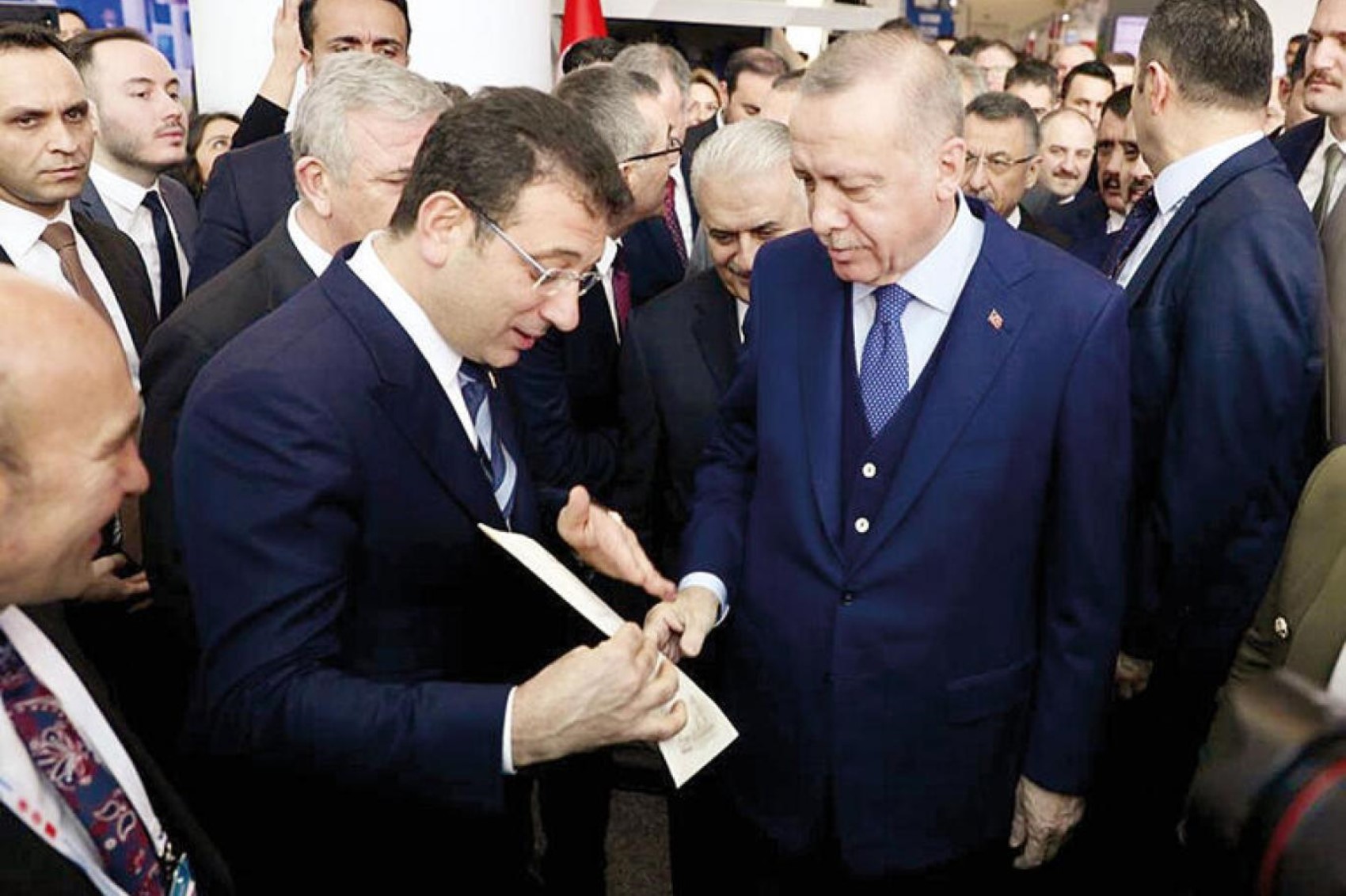 Eski AKP'li vekilden bomba iddia: 'Devlet bey yarın çıkar, ittifakı bozar Türkiye'yi erken seçime götürür'