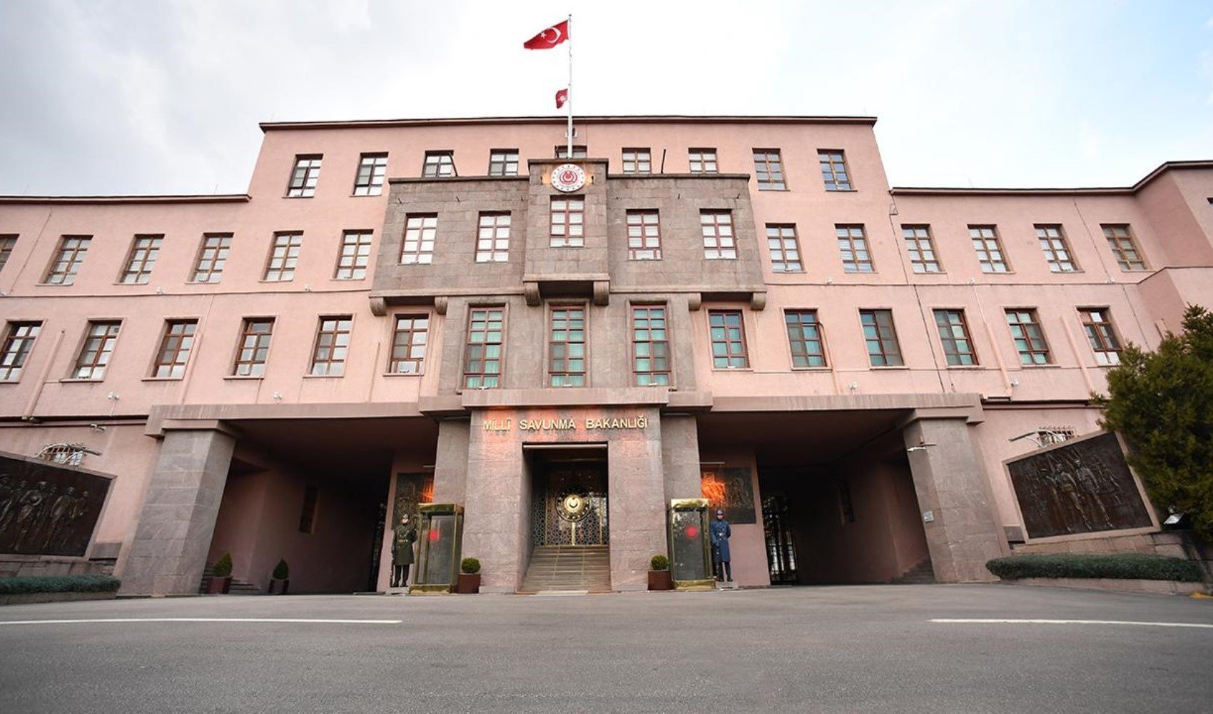 Milli Savunma Bakanlığı’nda rüşvet soruşturması: 32 şüpheliye gözaltı kararı