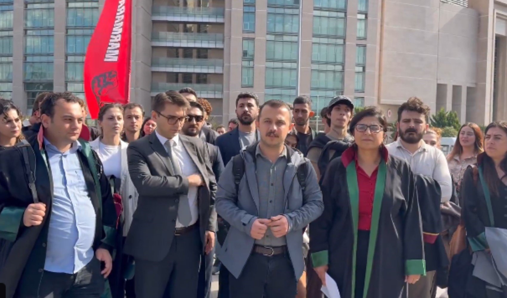 Duran adam davasında duran avukat eylemi