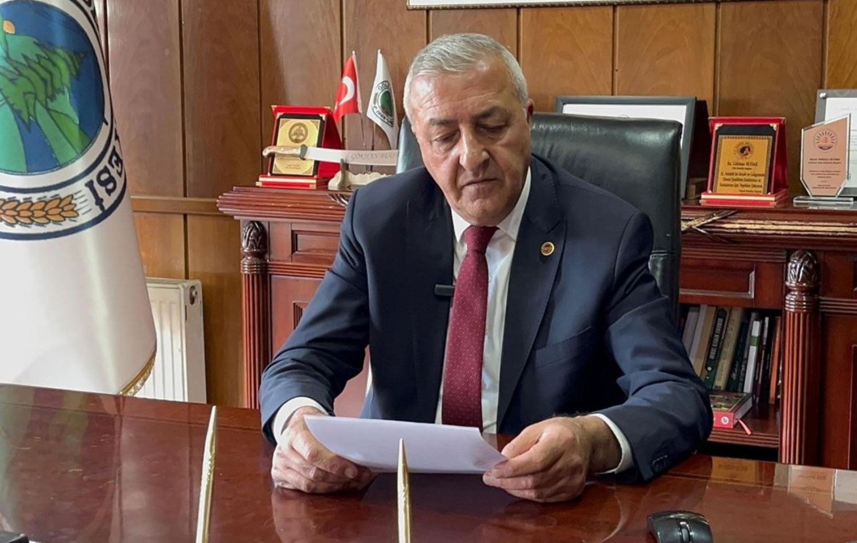 Rozetlerini Erdoğan taktı: 7 belediye başkanı resmen AKP'ye geçti!