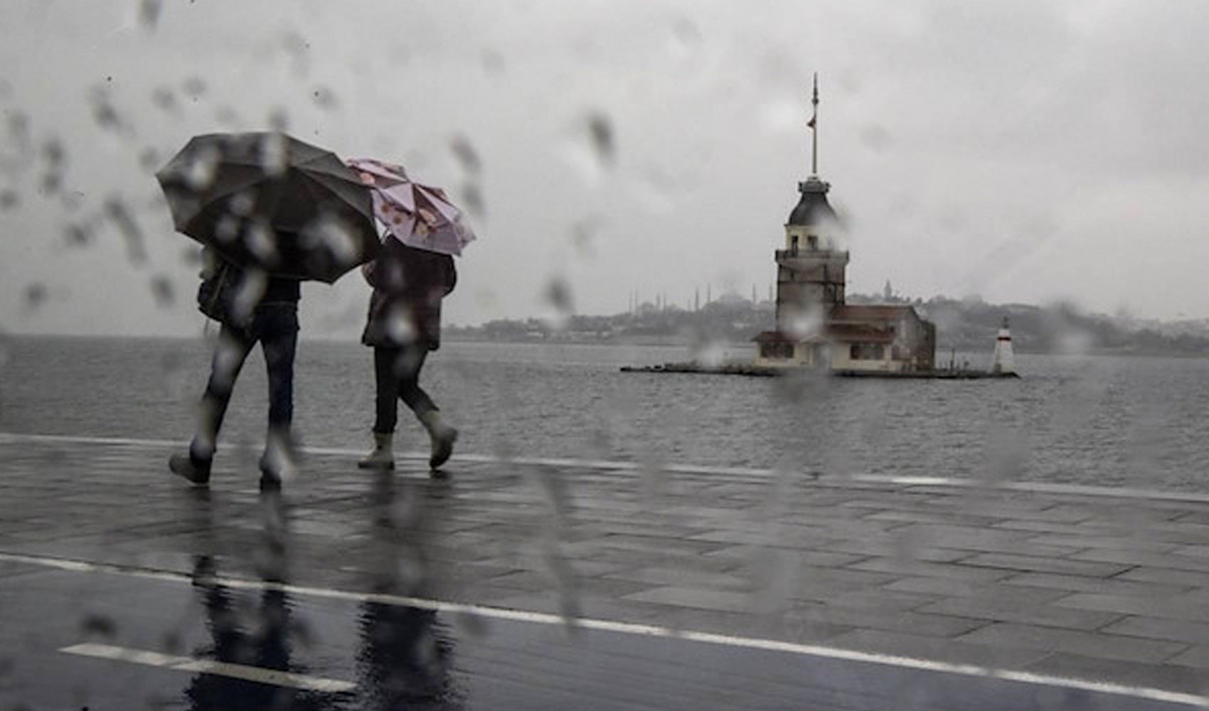 Meteoroloji'den 8 kent için sarı kodlu alarm: İstanbul dahil çok sayıda ile gök gürültülü sağanak uyarısı! İşte il il 9 Ekim Perşembe hava durumu...