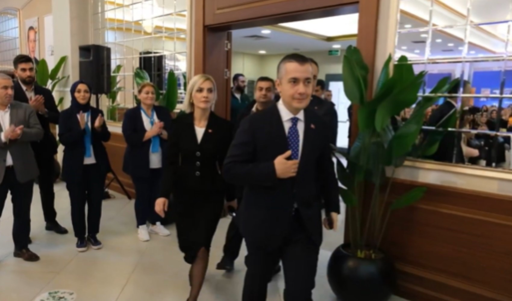 Kayyum olduğunu unuttu: Sosyal medyada kendi reklamını yaptığı video gündem oldu