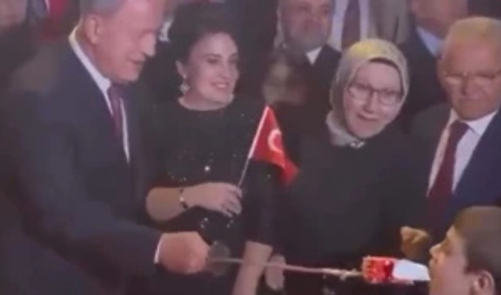 Çocuğa kılıçla pasta yedirmişti: Hulusi Akar'ın yeni görüntüleri ortaya çıktı