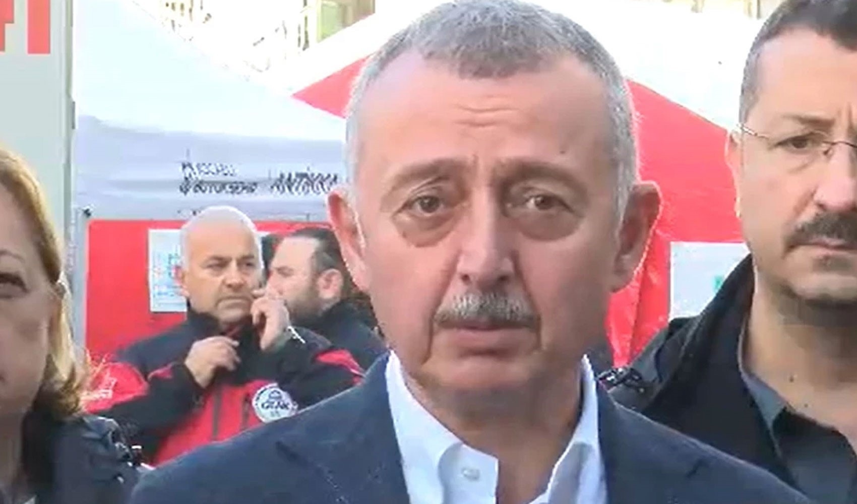 AKP'li başkandan Gebze'de çöken binayla ilgili metro iddiasına yanıt