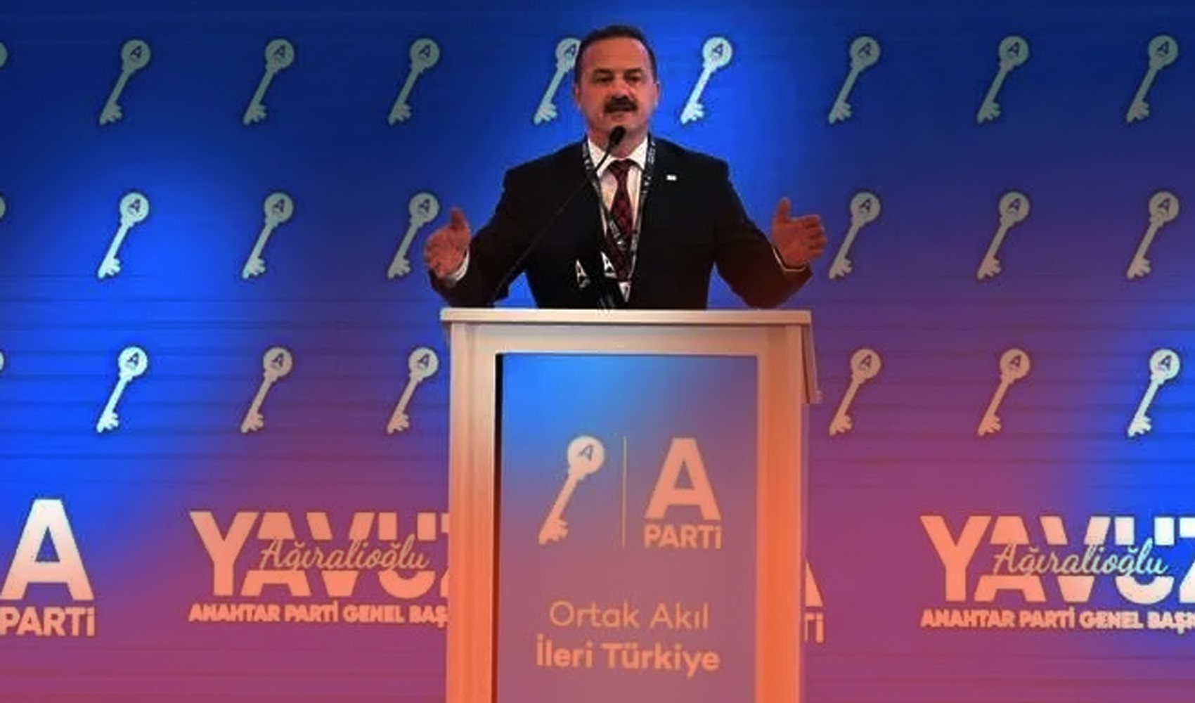 Anahtar Partisi Genel Başkanı Ağıralioğlu'ndan Cumhur İttifakı'na seçim çağrısı: Yol arkadaşınız Öcalan'ı da alın gelin
