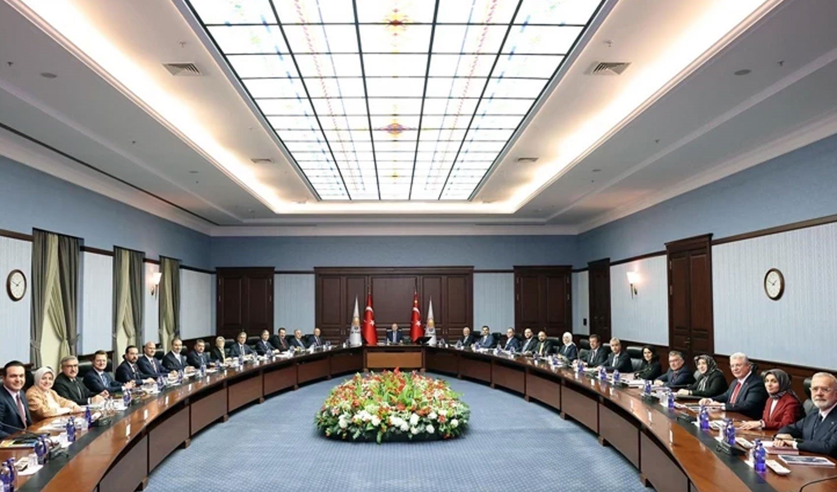 AKP MKYK Erdoğan başkanlığında toplandı