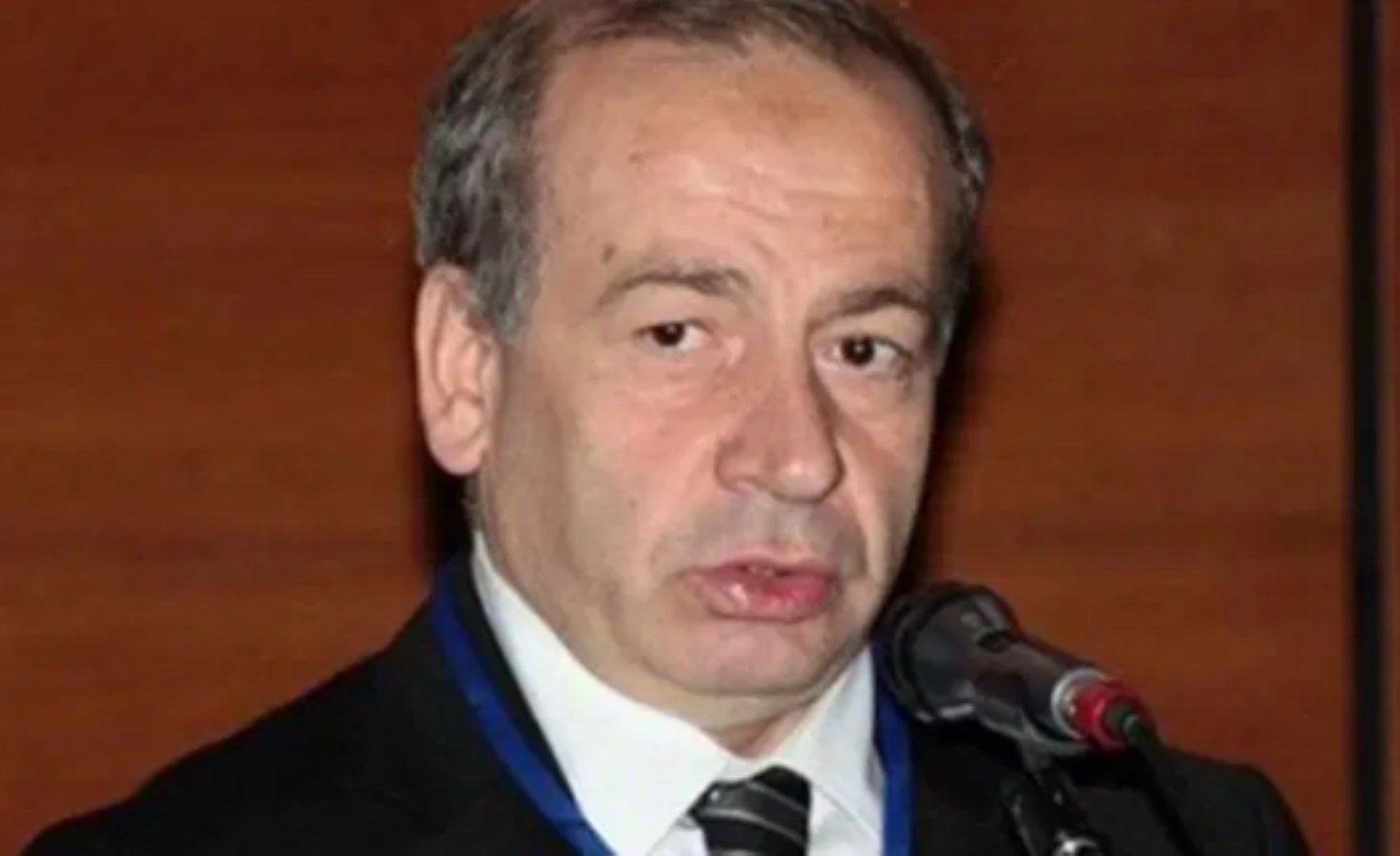 Erdoğan'ın eski danışmanı kazan kaldırdı: 'Öcalan'a dur denmeli'