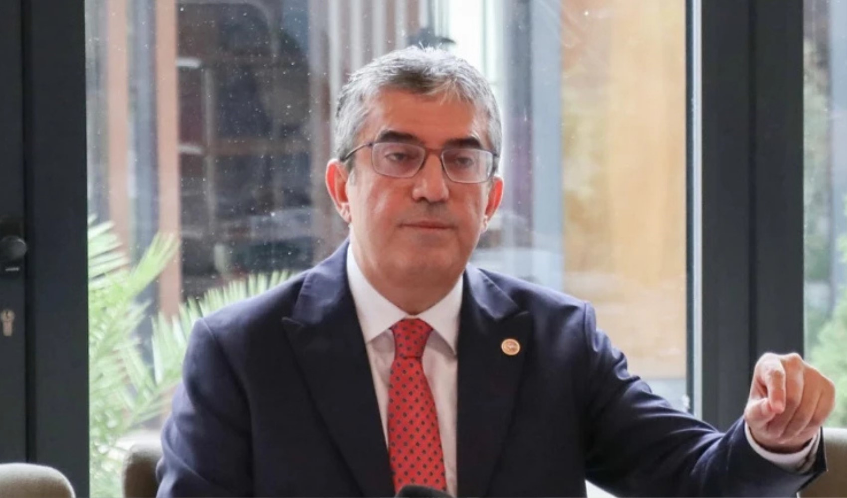 CHP'li Günaydın, partilerinin kapatılması yönündeki niyeti işaret etti: Davayı sen aç, Anayasa Mahkemesi kapatsın demek istiyor