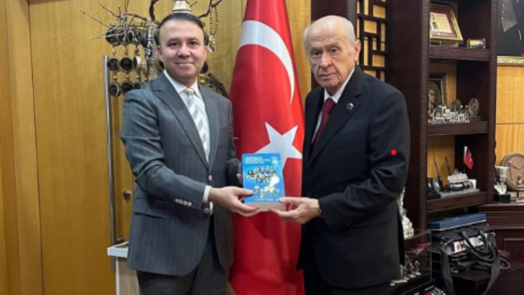 Cumhur ittifakında şimdi de Atatürk çatlağı: Bahçeli'nin danışmanından AK trollere tepki