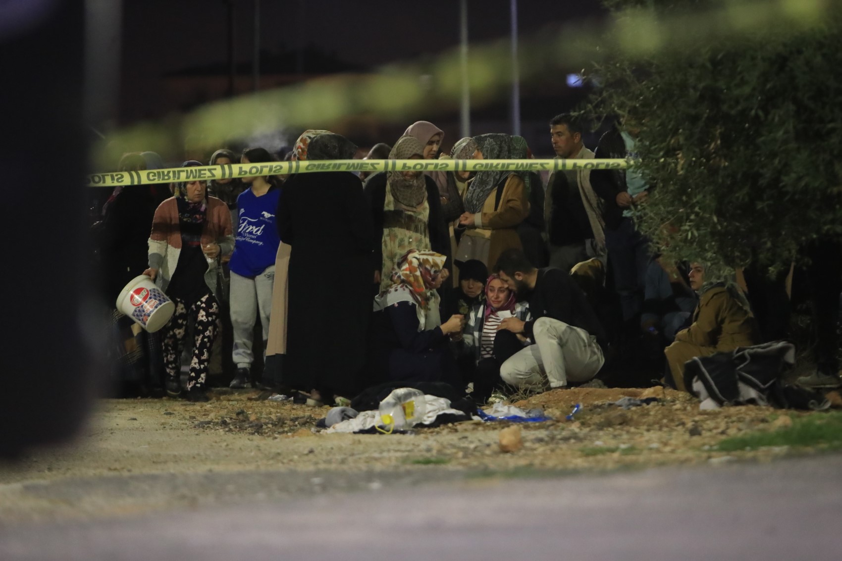 Yıllık izindeki polis memuru dehşet saçtı: Eşi ve 2 kızını öldürdü
