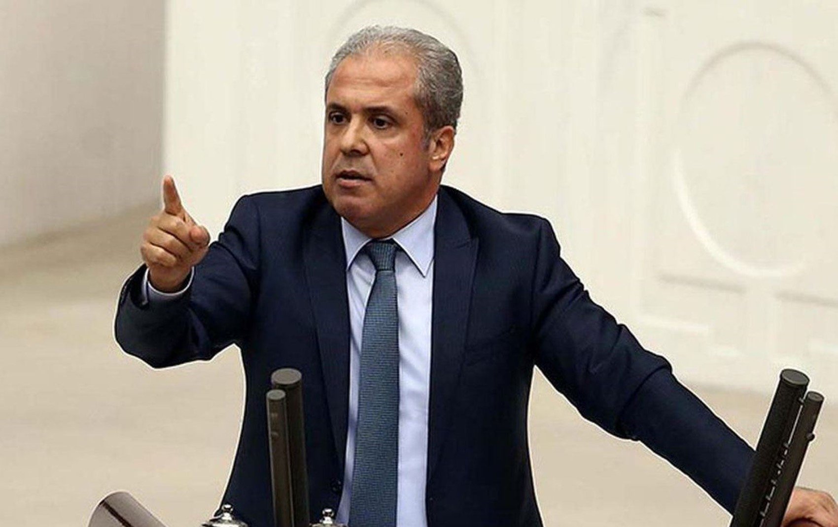 4000 sayfalık İBB iddianamesi AKP mahallesini bile memnun etmedi! 'Buna gerek yoktu'