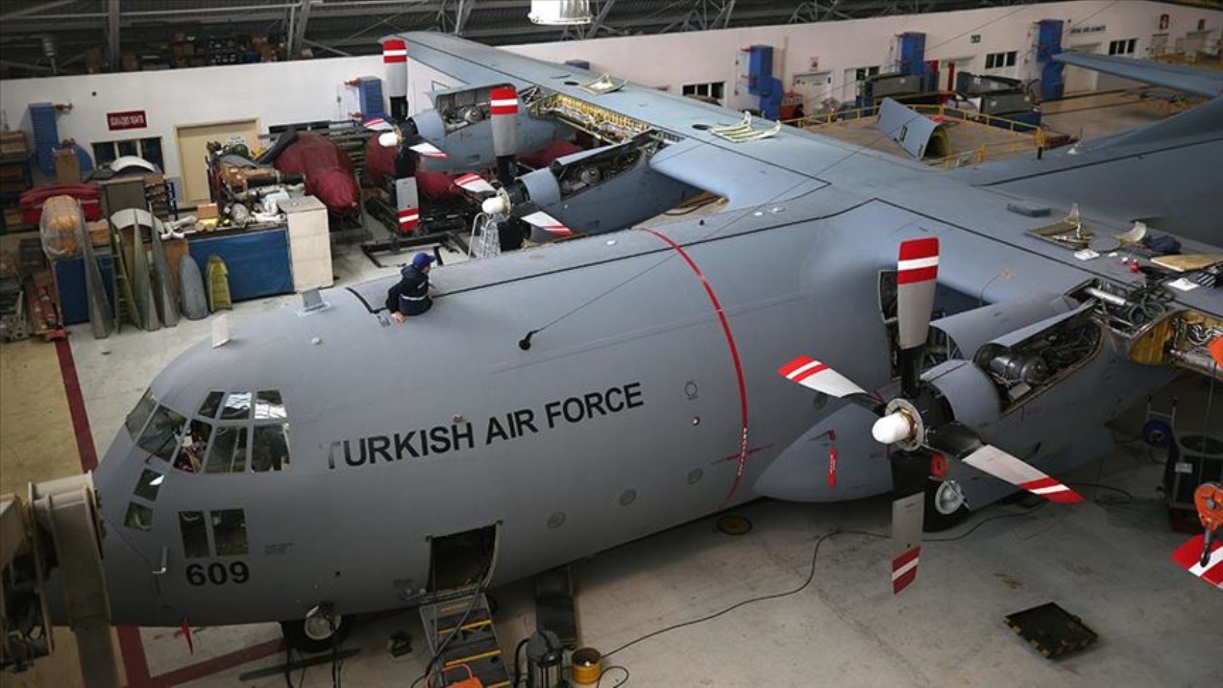 Herkesin merak ettiği o soru yanıtını buldu: Kargo uçağının içinden bakın ne çıktı!