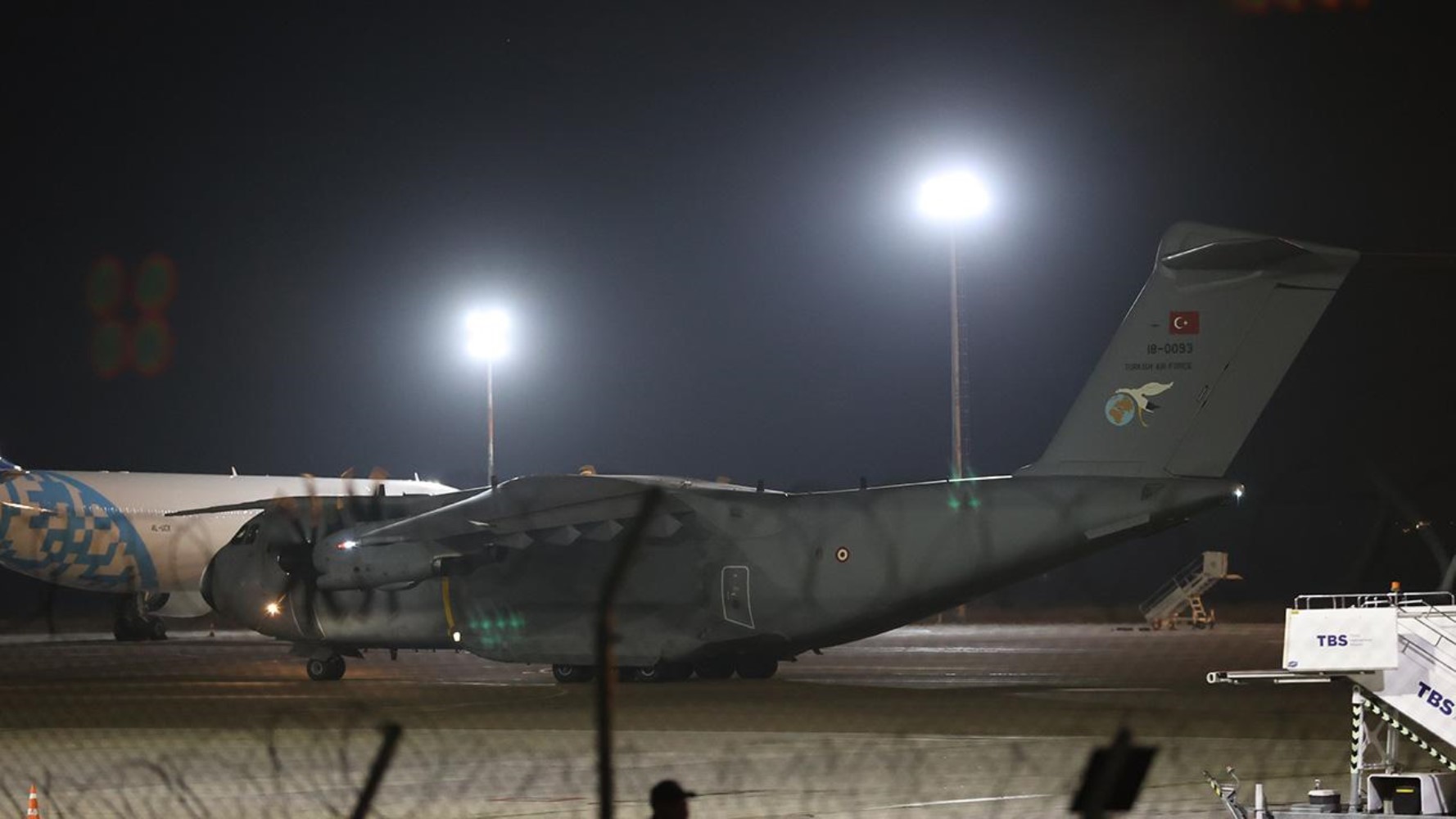 Herkesin merak ettiği o soru yanıtını buldu: Kargo uçağının içinden bakın ne çıktı!