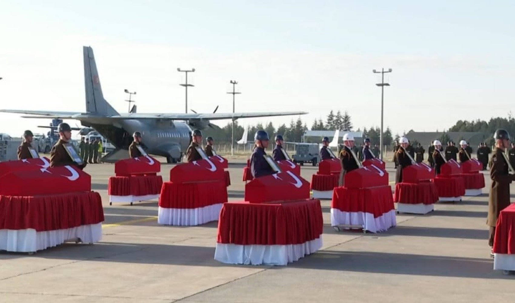 Türkiye, şehitlerini sonsuzluğa uğurluyor: Ankara'da tören düzenlendi