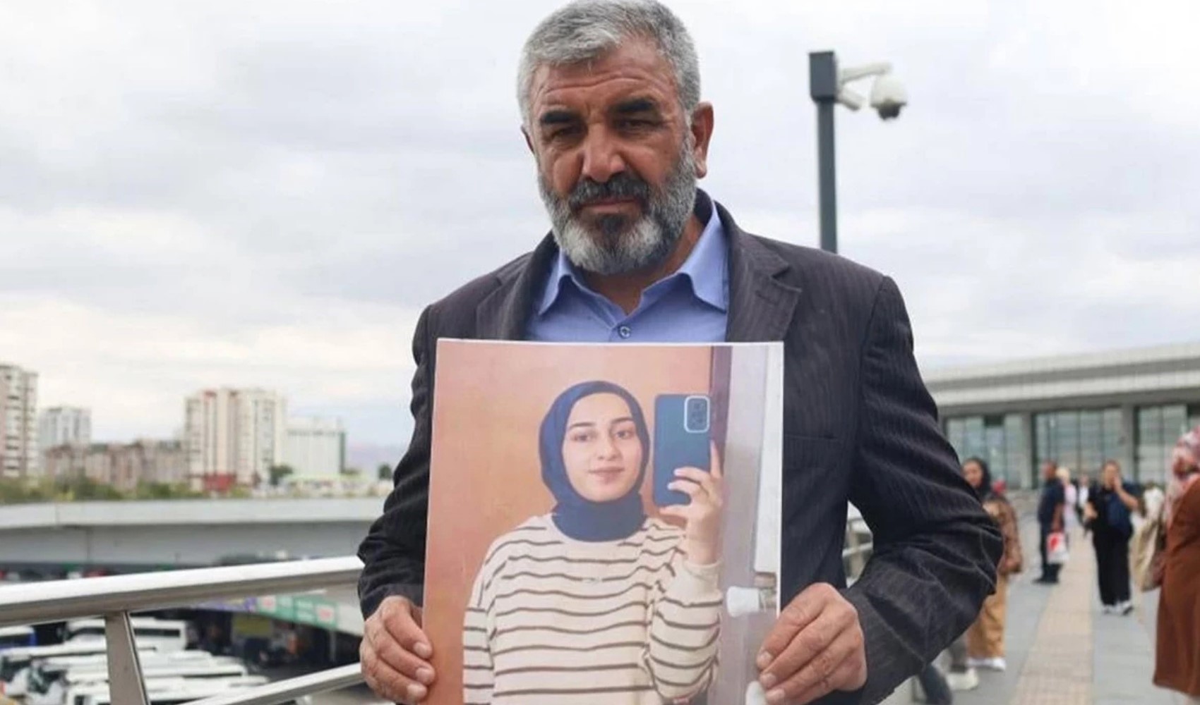 Babası açıkladı: Rojin'in atletinde başka bir kadına ait kan izi bulundu