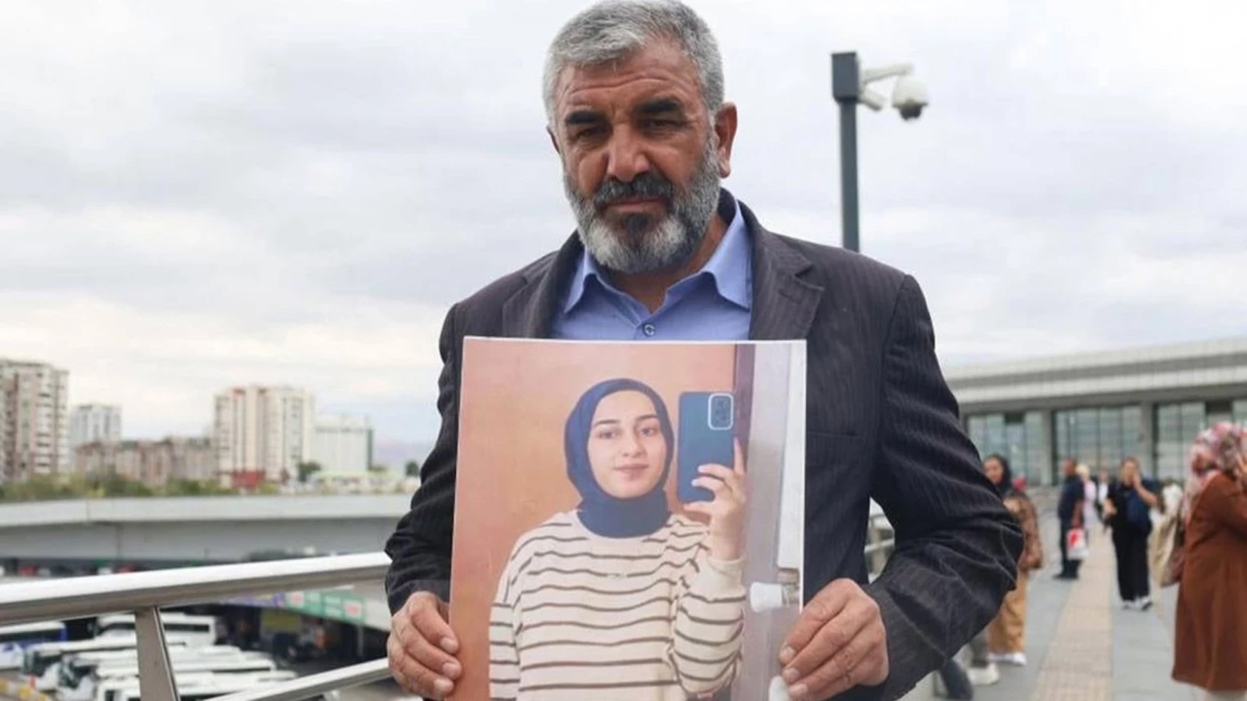 Babası açıkladı: Rojin'in atletinde başka bir kadına ait kan izi bulundu