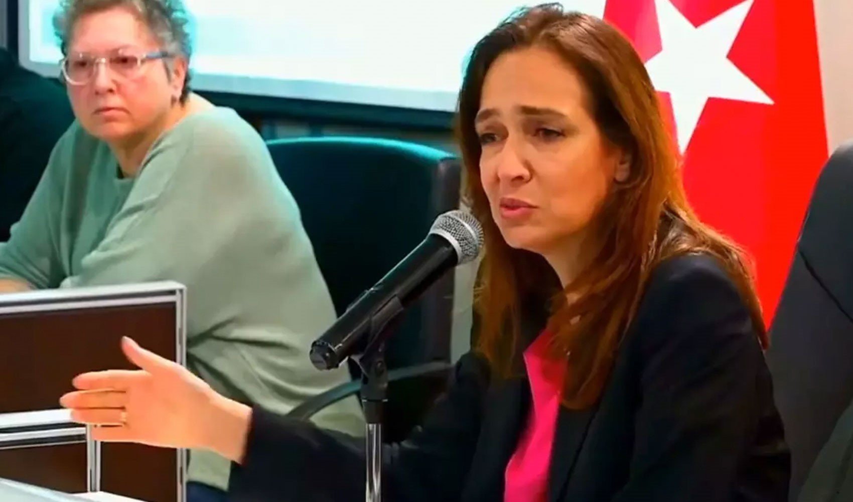 Karşıyaka Belediye Başkanı Yıldız Ünsal tehdit edildiğini açıkladı! 'Bu zorbalara izin vermeyeceğim'