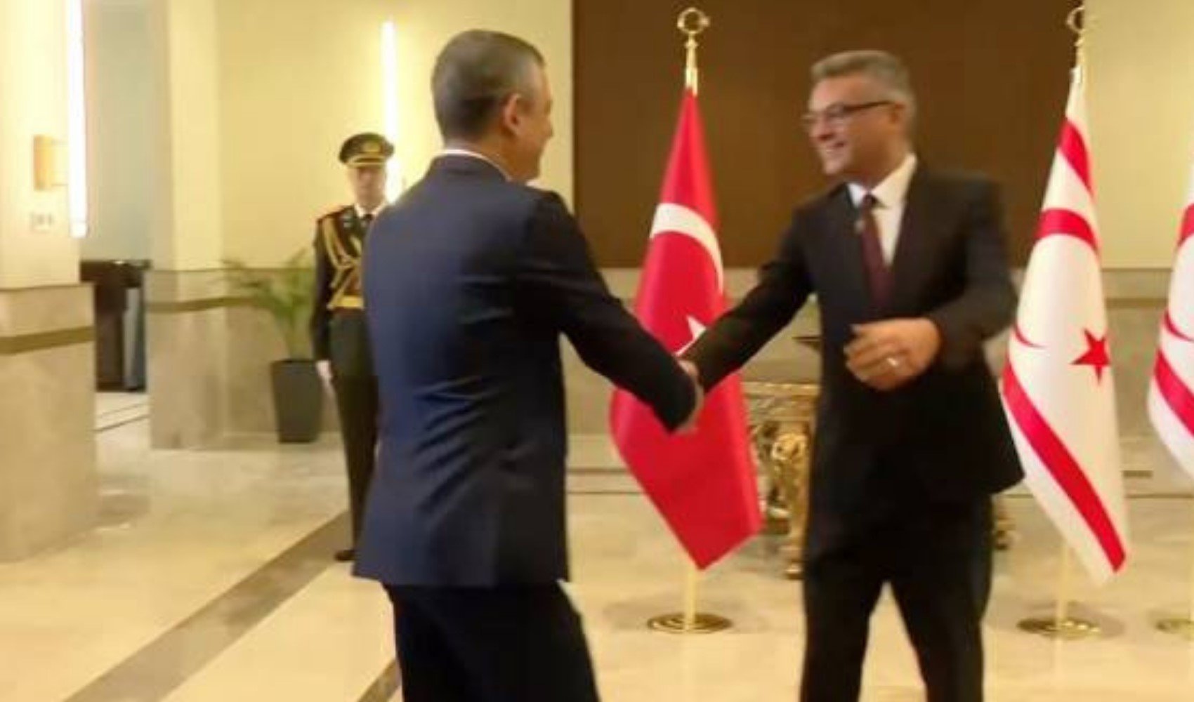 Özgür Özel, KKTC'nin 42. yıl dönümüne katıldı