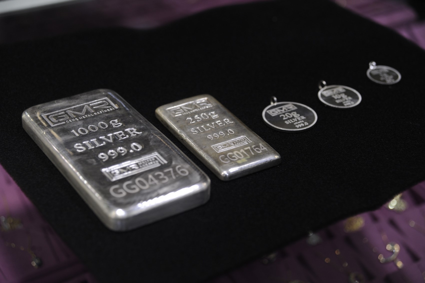 Ünlü ekonomistten asgari ücret ve altın tahmini