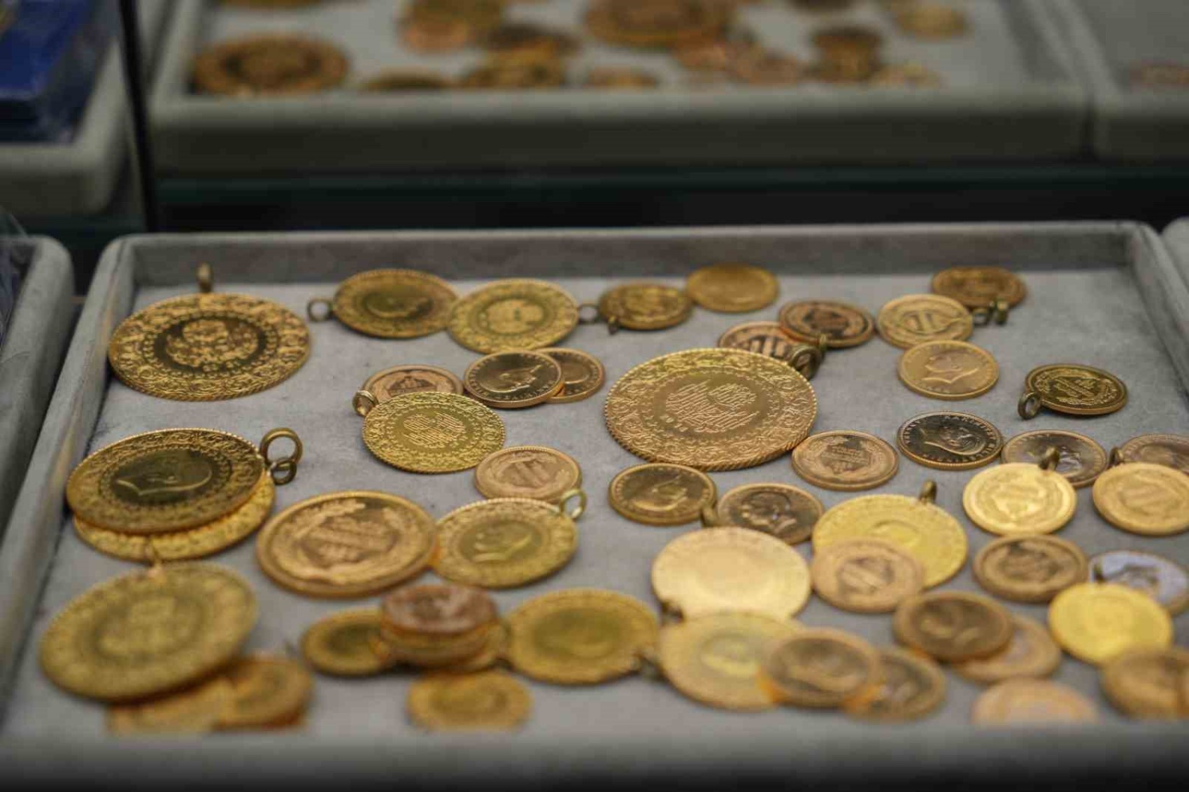 Ünlü ekonomistten asgari ücret ve altın tahmini