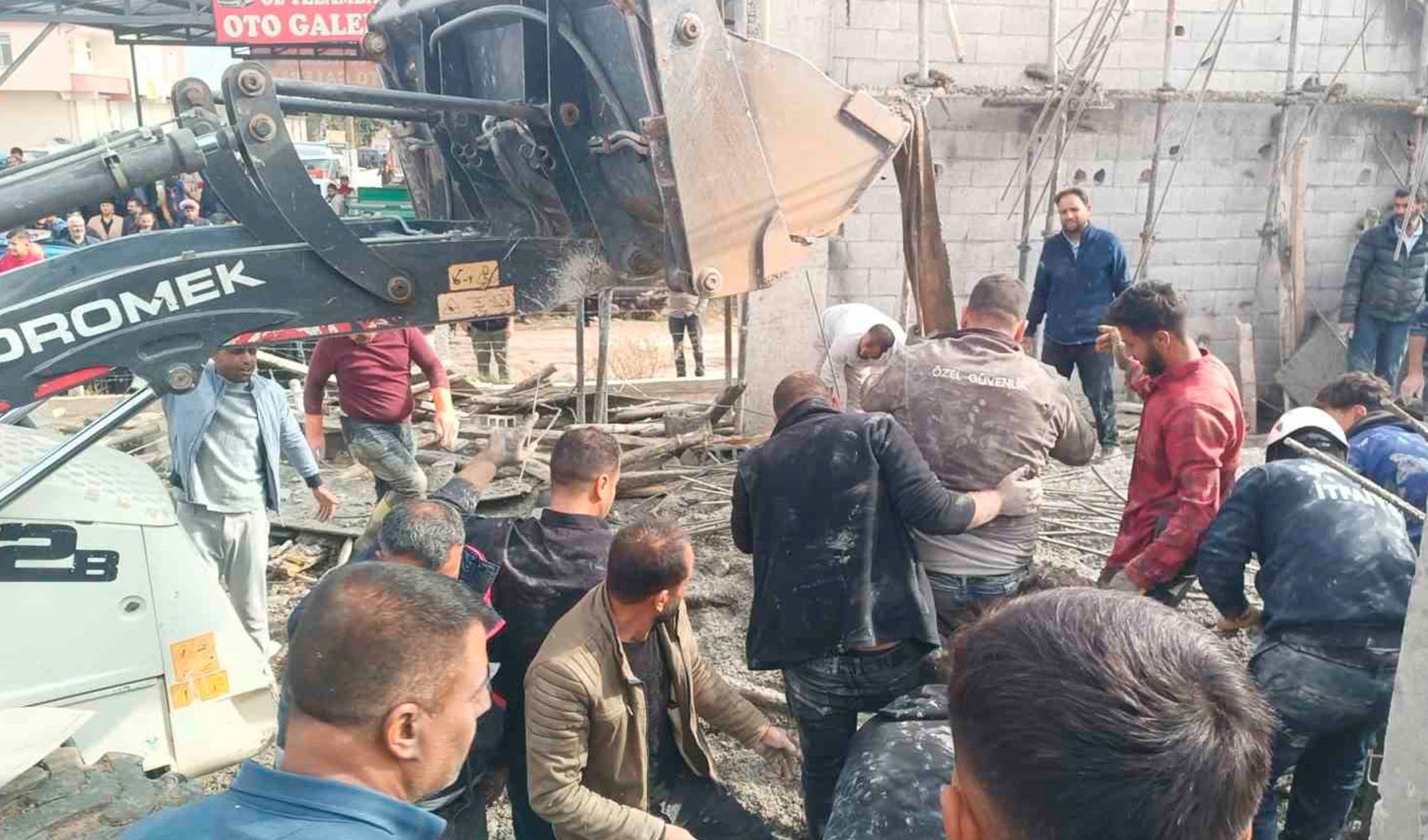 Şanlıurfa’da 2 katlı inşaatta göçük: 2 işçi hayatını kaybetti