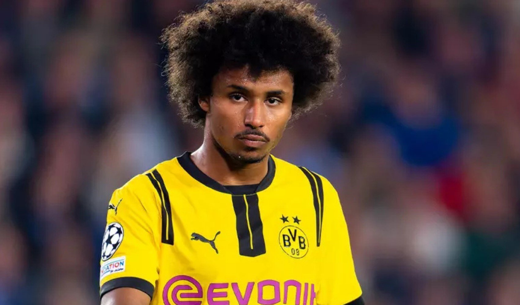 Dortmund'un genç yıldızına muşta ve elektroşok cezası