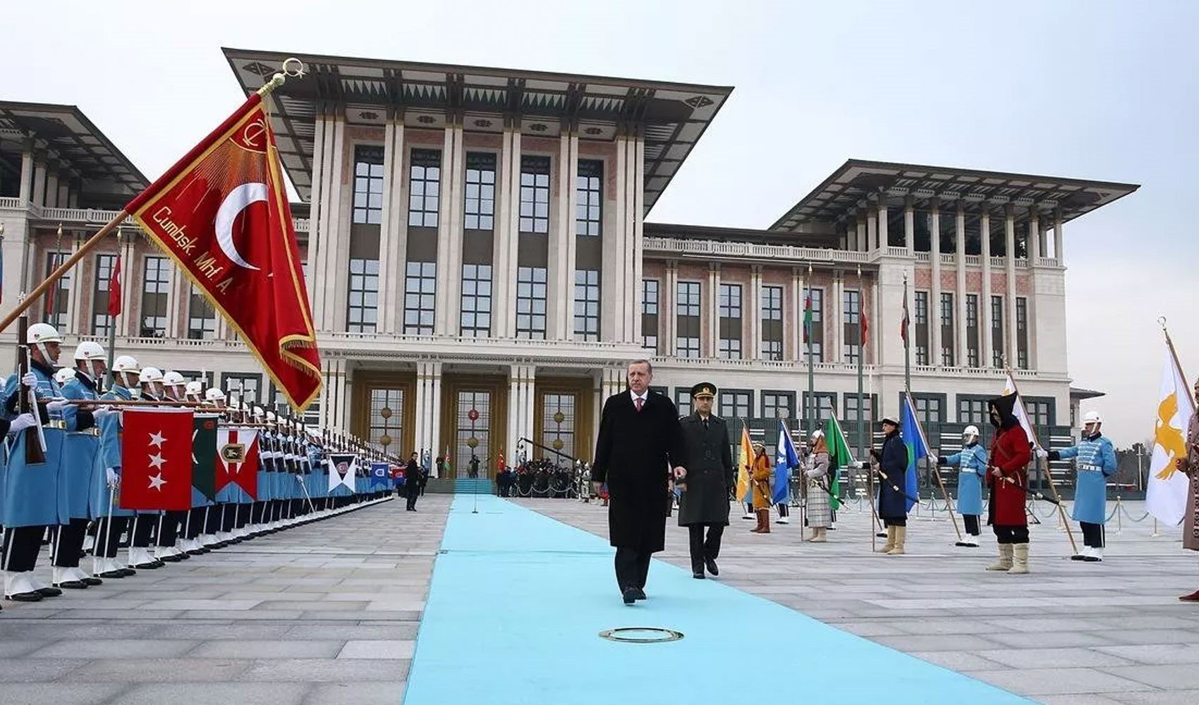 Saray'ın harcamaları ekimde rekor kırdı