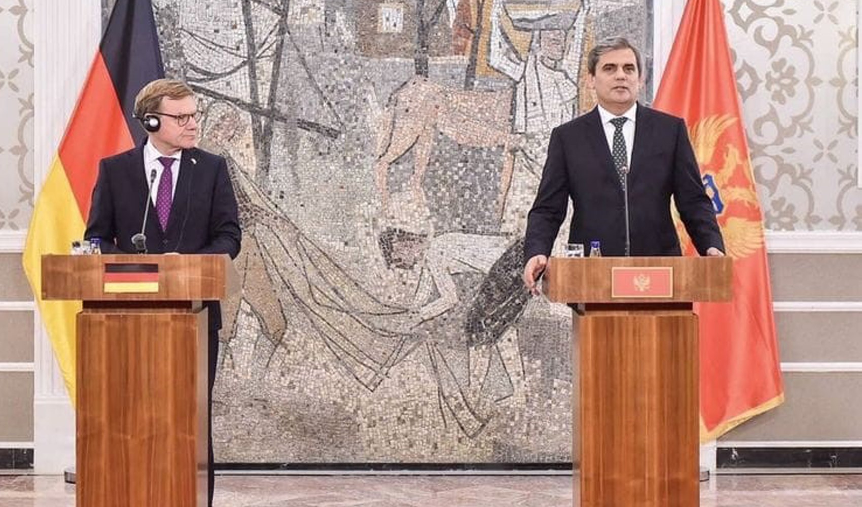 Karadağ Dışişleri Bakanı İbrahimovic: Türk vatandaşlarına yönelik geçici vize uygulaması kaldırılacak