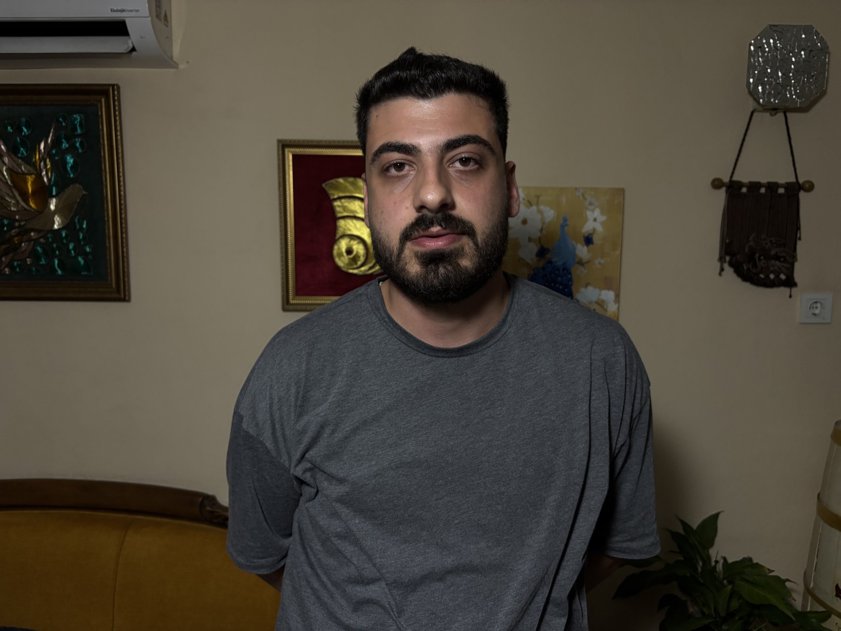 Otizmli şahıs odunluğa baktı diye odunla darbedildi