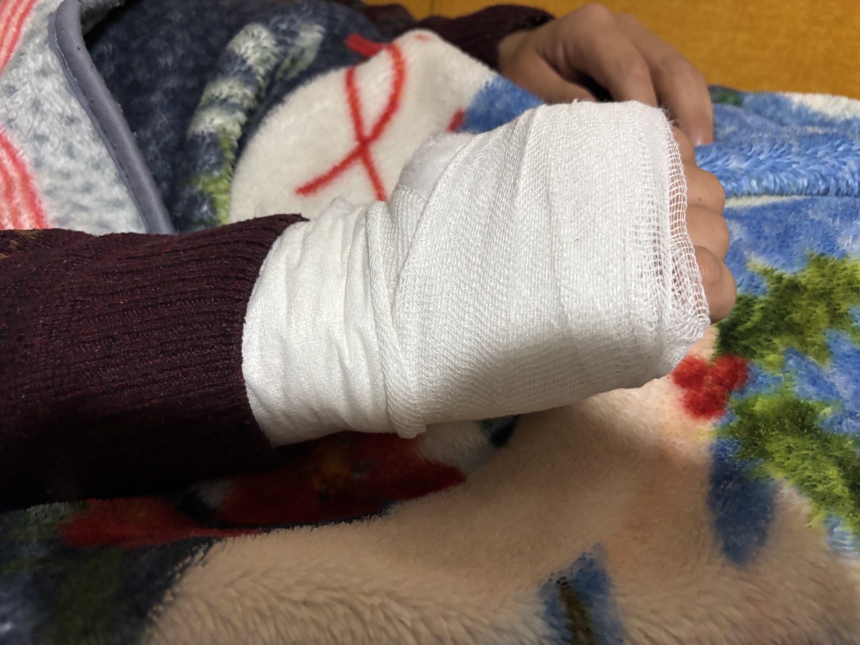 Otizmli şahıs odunluğa baktı diye odunla darbedildi