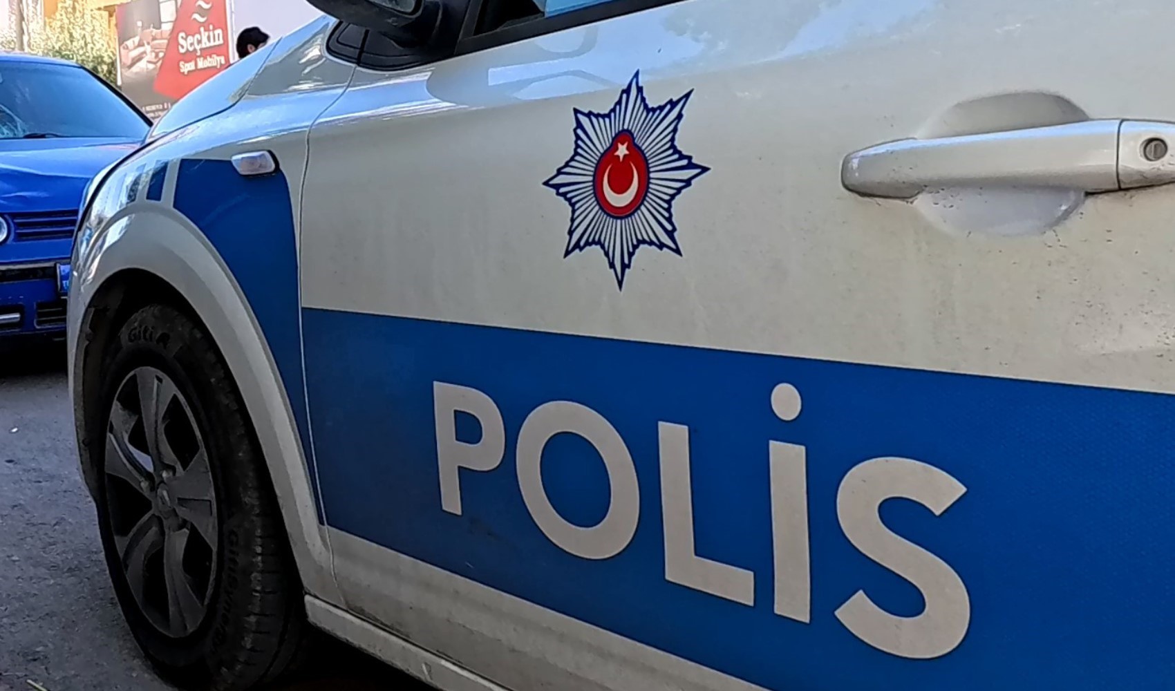 Polis memuru kiraladığı araçta 16 kilo uyuşturucuyla yakalandı