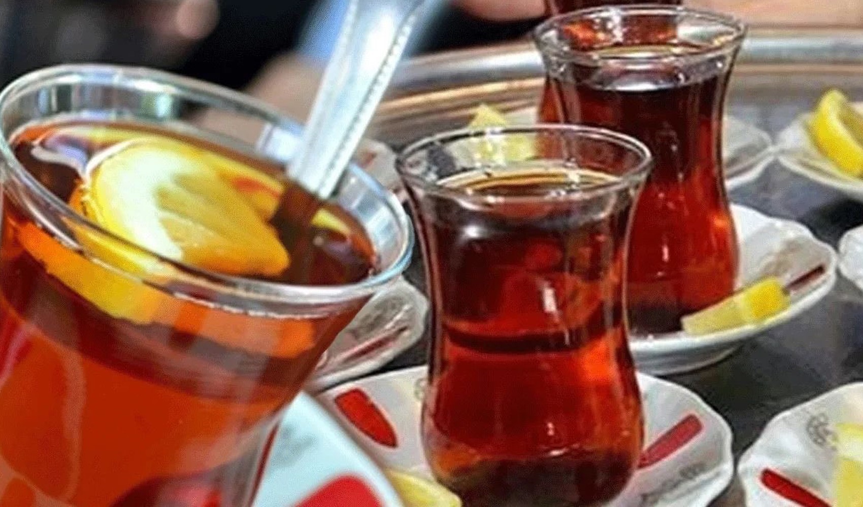 Ticaret Bakanlığı: Üsküdar'da 12 aykırı nedenle usulsüzlük yapan işletmeye ceza kesildi