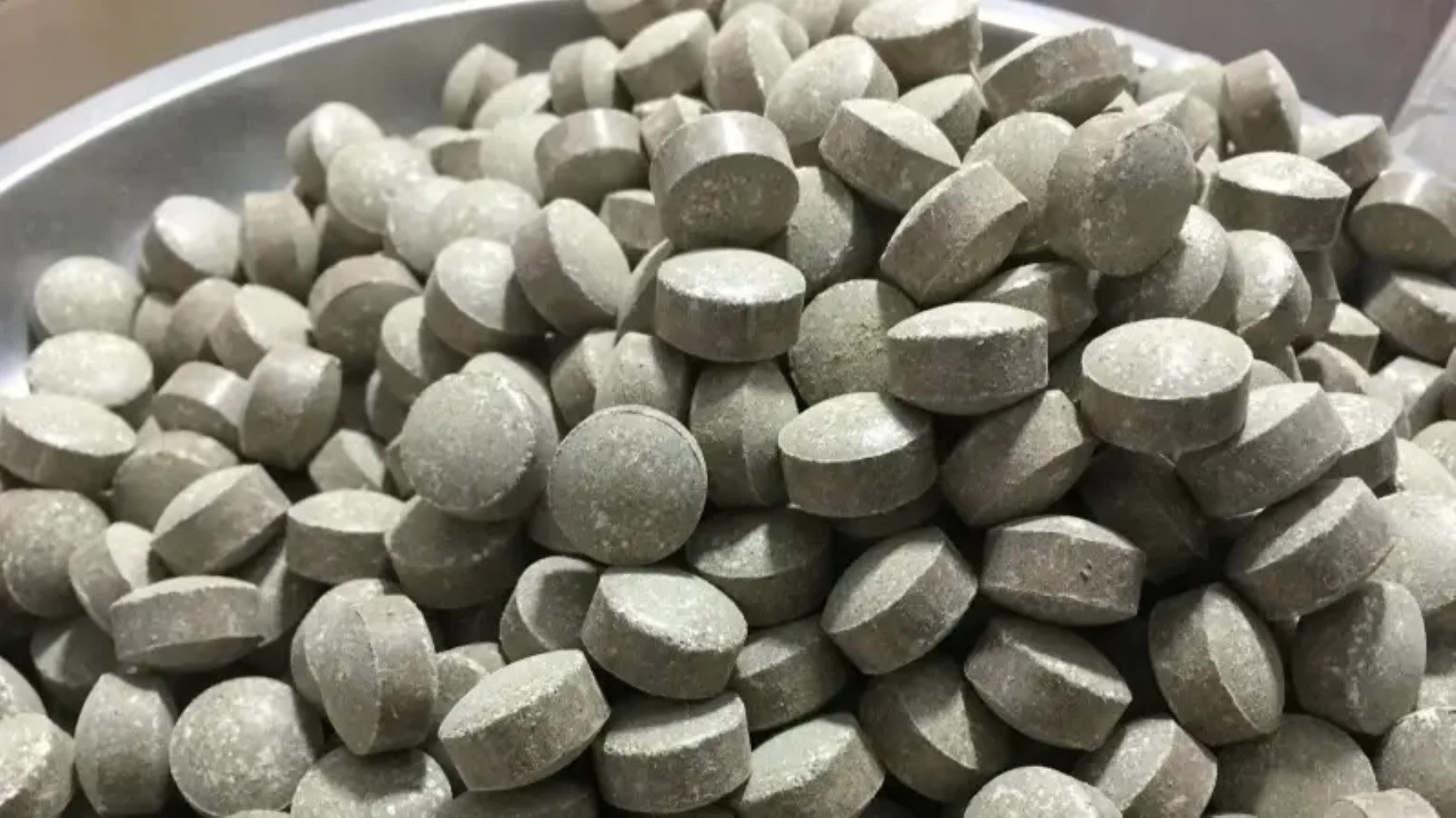 Böcek ailesinin ölümüne sebep olan bu ilaçlar mı? Bir tıkla ölüm!