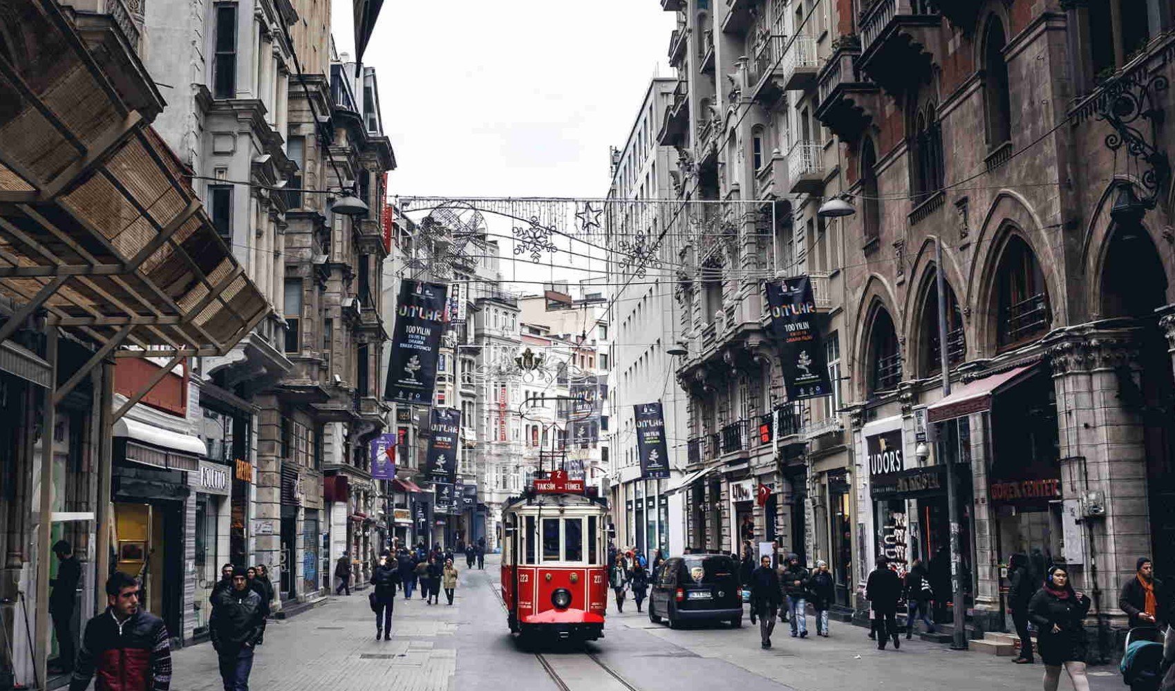 Dünyanın en pahalı alışveriş caddeleri belli oldu: İstiklal Caddesi de listeye girdi
