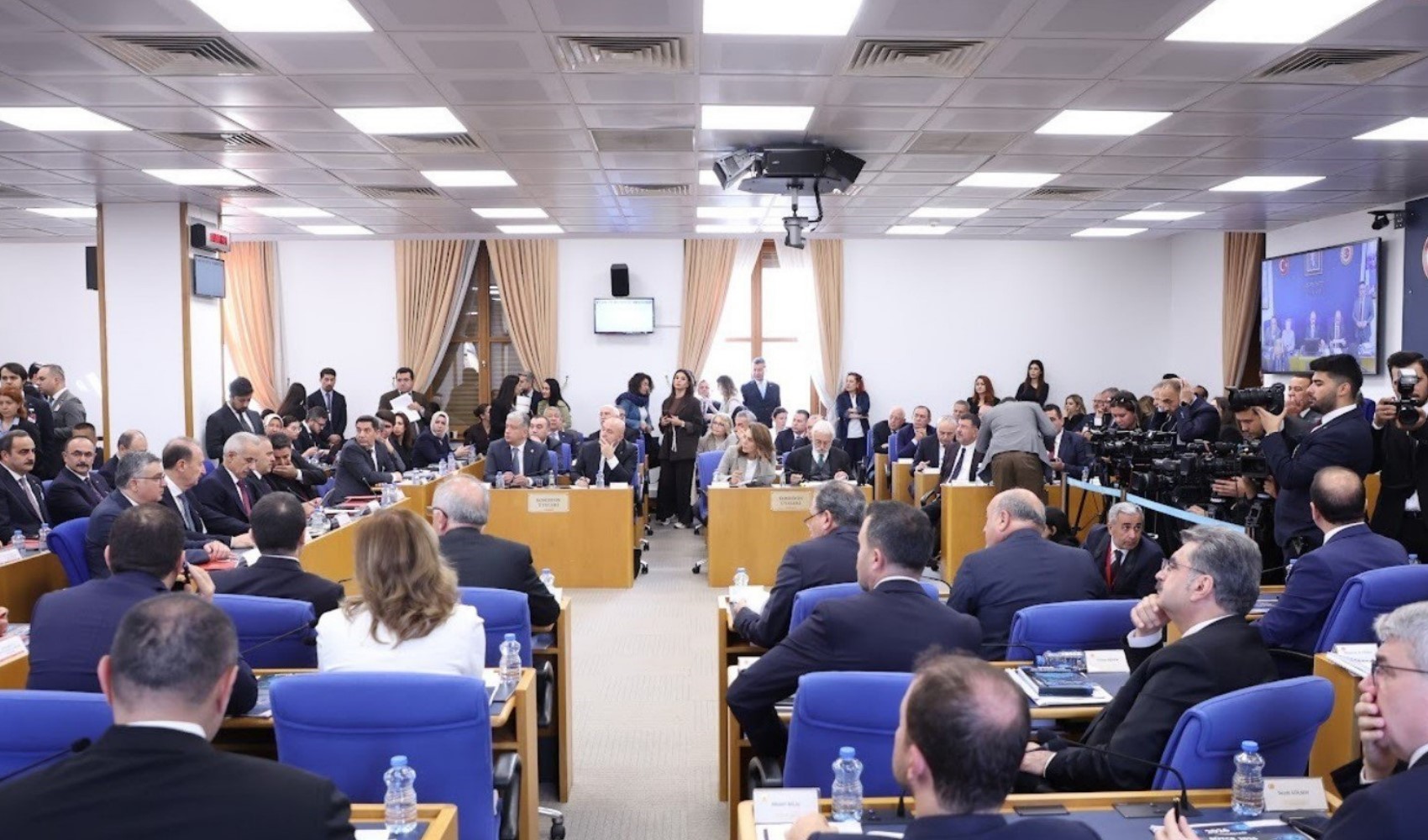 Meclis'te 'Bölücülük' tartışması: 'Kürt illeri' ifadesi fitili ateşledi