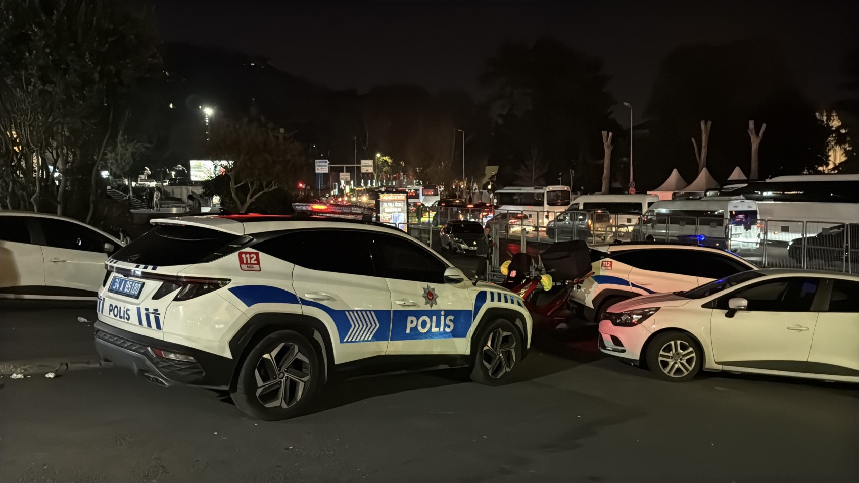 Beşiktaş'ta derbi öncesi silahlı kavga: 1 yaralı