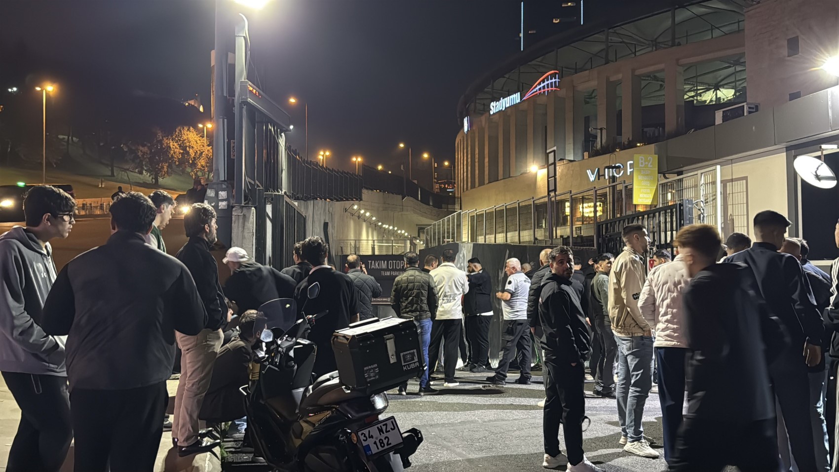 Beşiktaş'ta derbi öncesi silahlı kavga: 1 yaralı