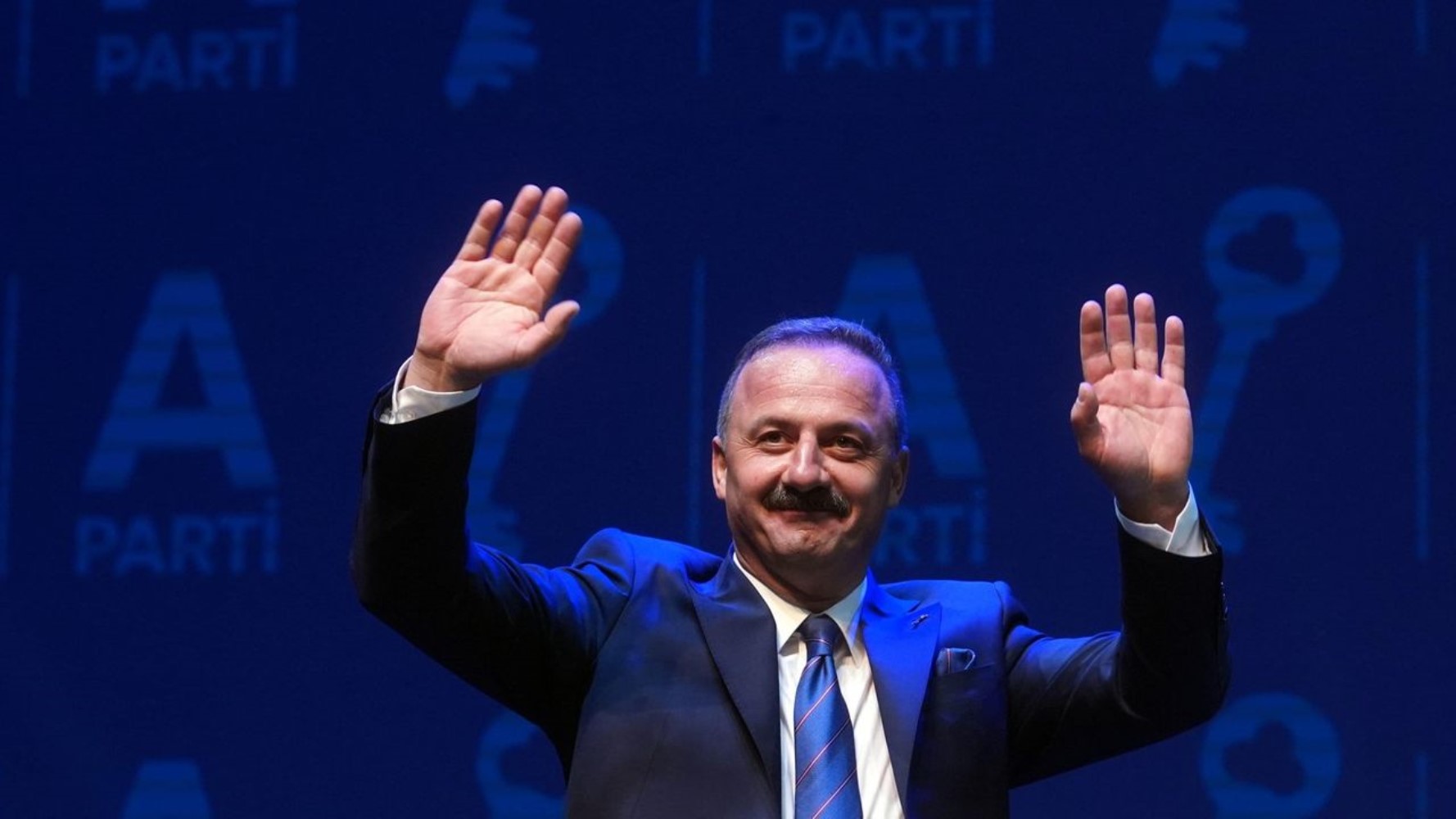 Genel seçim anketinden Erdoğan'a kötü haber: AKP'yi sadece o yaş grubu destekliyor!