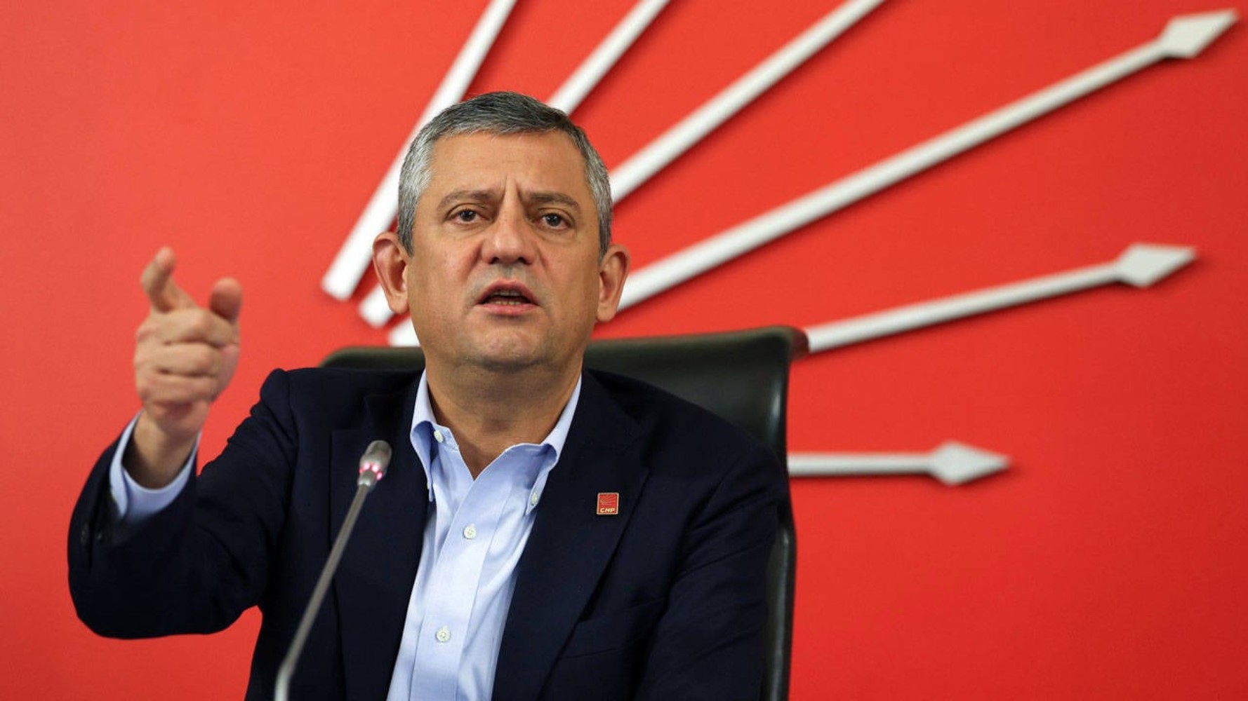 Genel seçim anketinden Erdoğan'a kötü haber: AKP'yi sadece o yaş grubu destekliyor!