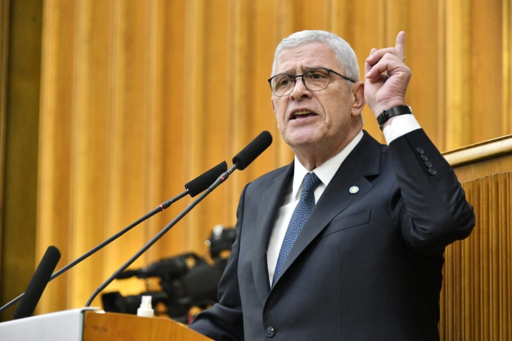 Genel seçim anketinden Erdoğan'a kötü haber: AKP'yi sadece o yaş grubu destekliyor!