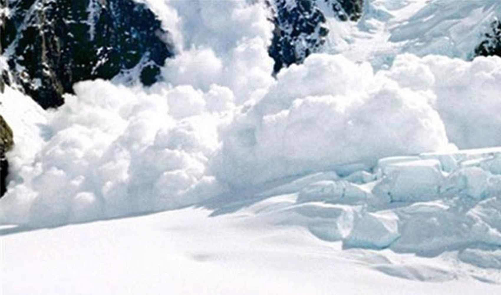 İtalya’nın Güney Tirol bölgesinde çığ düştü: 5 ölü