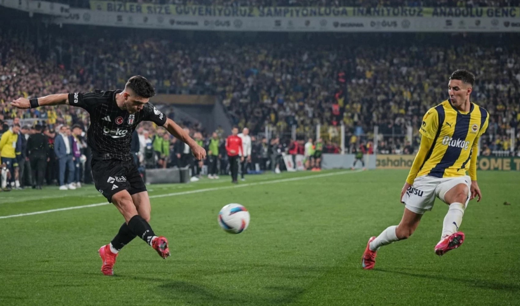 Derbide ilk 11'ler belli oldu: Tedesco'dan sürpriz tercih