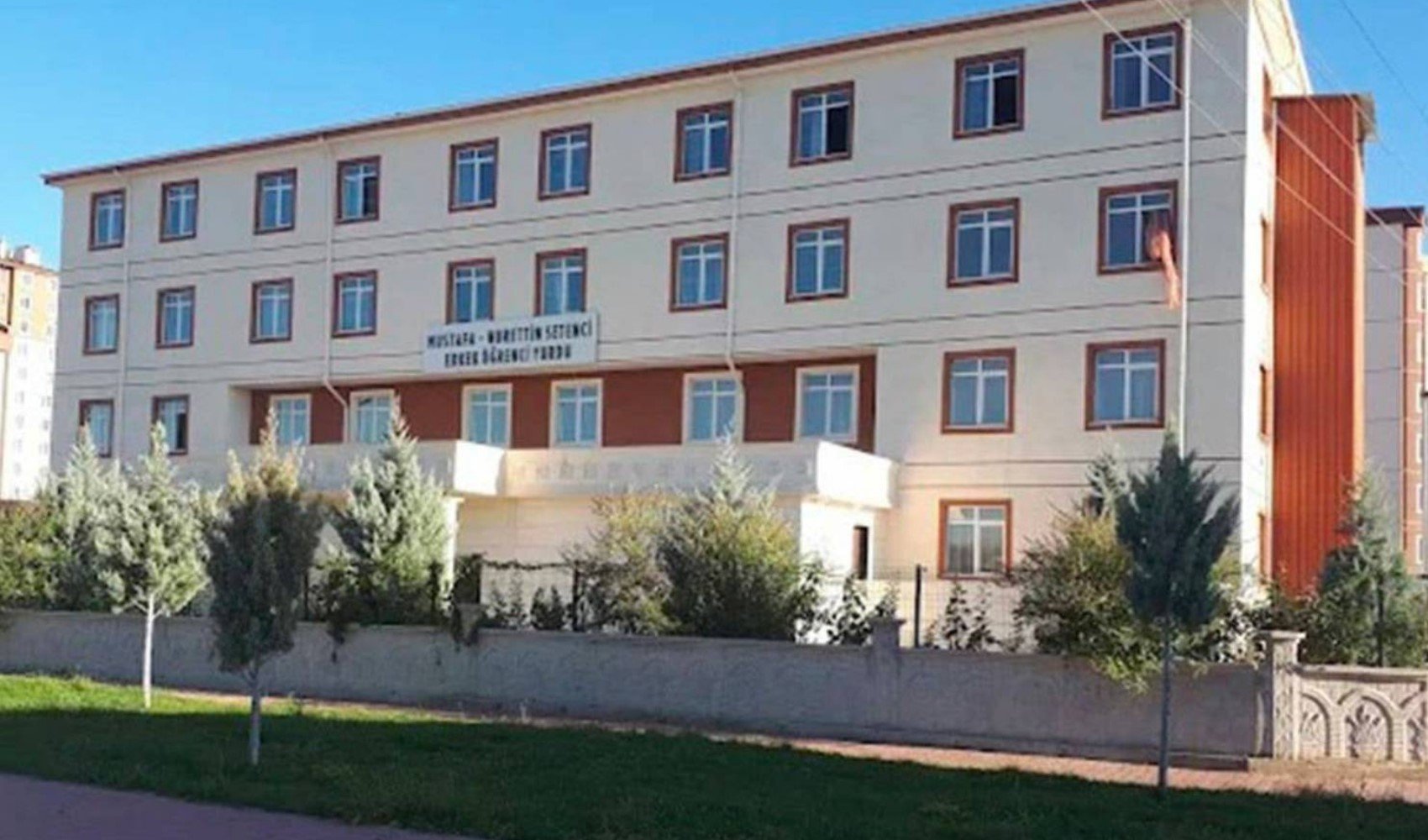 Cemaat yurdunda dehşet: 15 yaşındaki çocuk  soğuk hava deposuna kapatılıp darp edildi