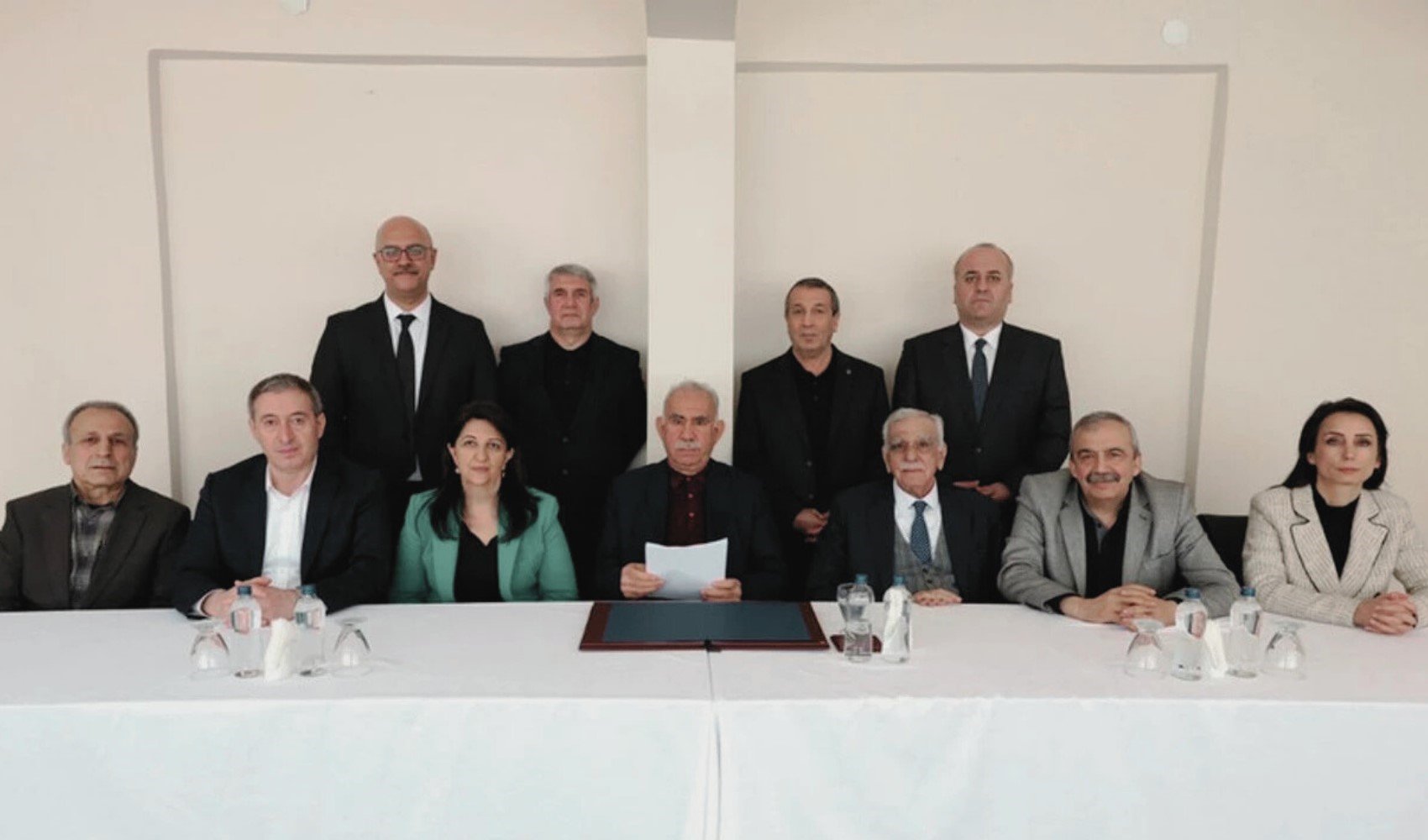 AKP'li vekillerden poz korkusu!