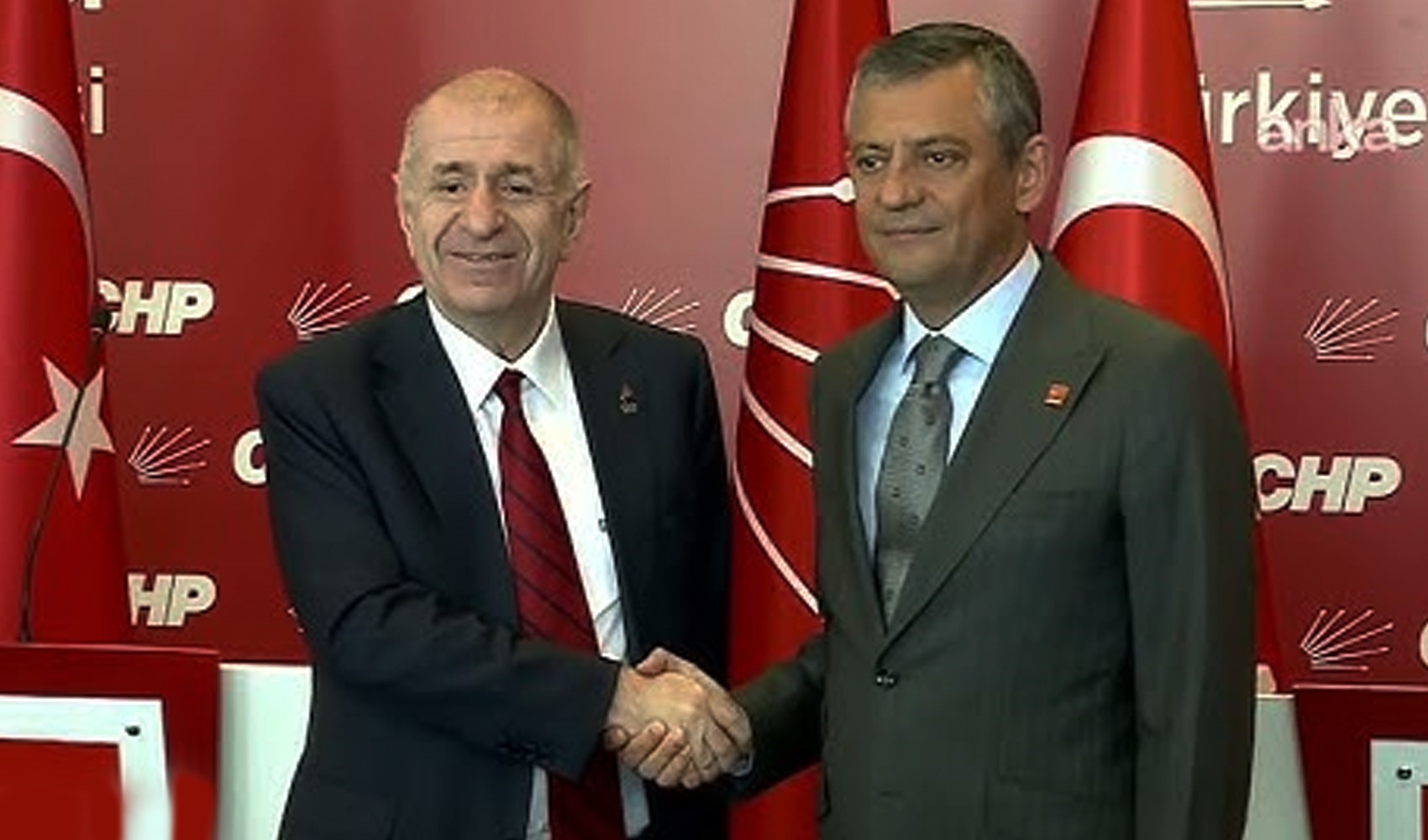 Zafer Partisi Genel Başkanı Ümit Özdağ'dan CHP'ye tebrik ve yeni adım önerisi: Türk milletinin yanına gelmek