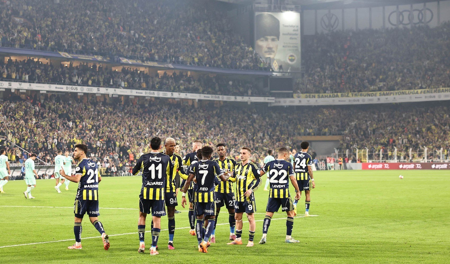 Fenerbahçe Rizespor deplasmanına 2 eksikle gidiyor