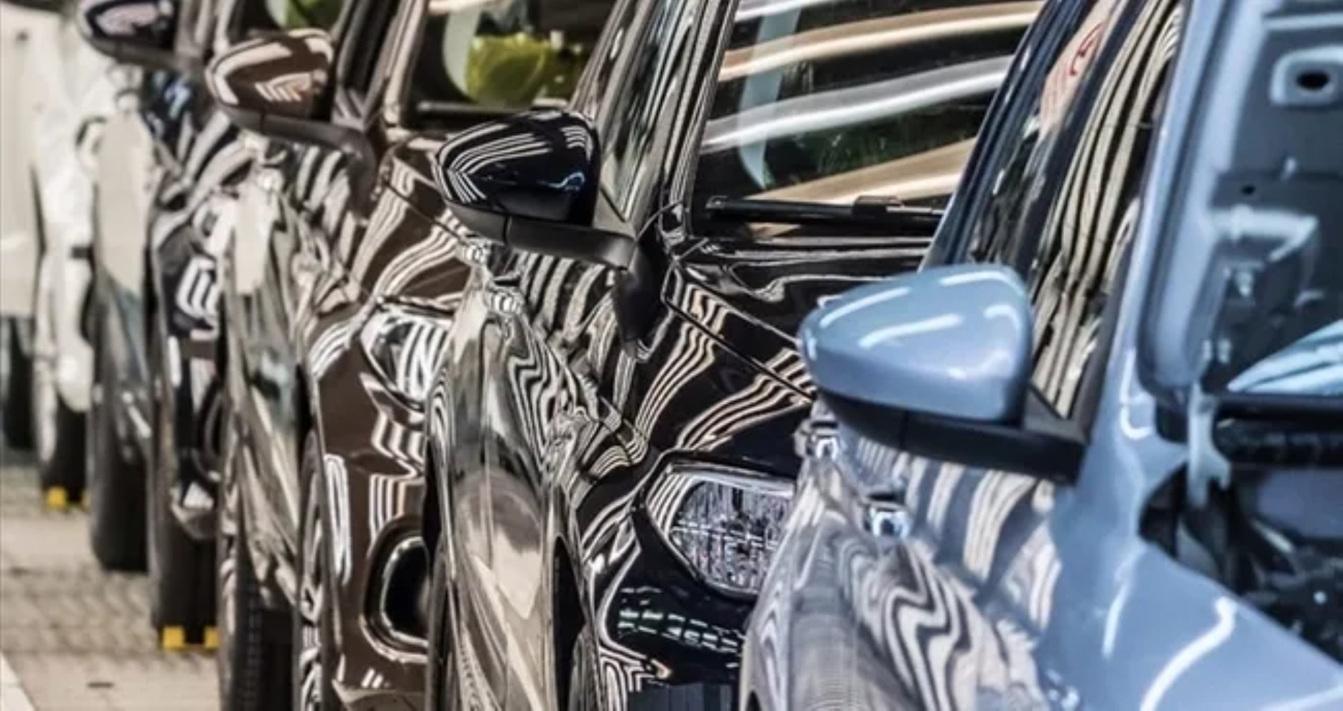 Otomobil almayı düşünenlere kötü haber: Ek vergiyle beraber birçok araca 500 bin TL'yi aşan zam!