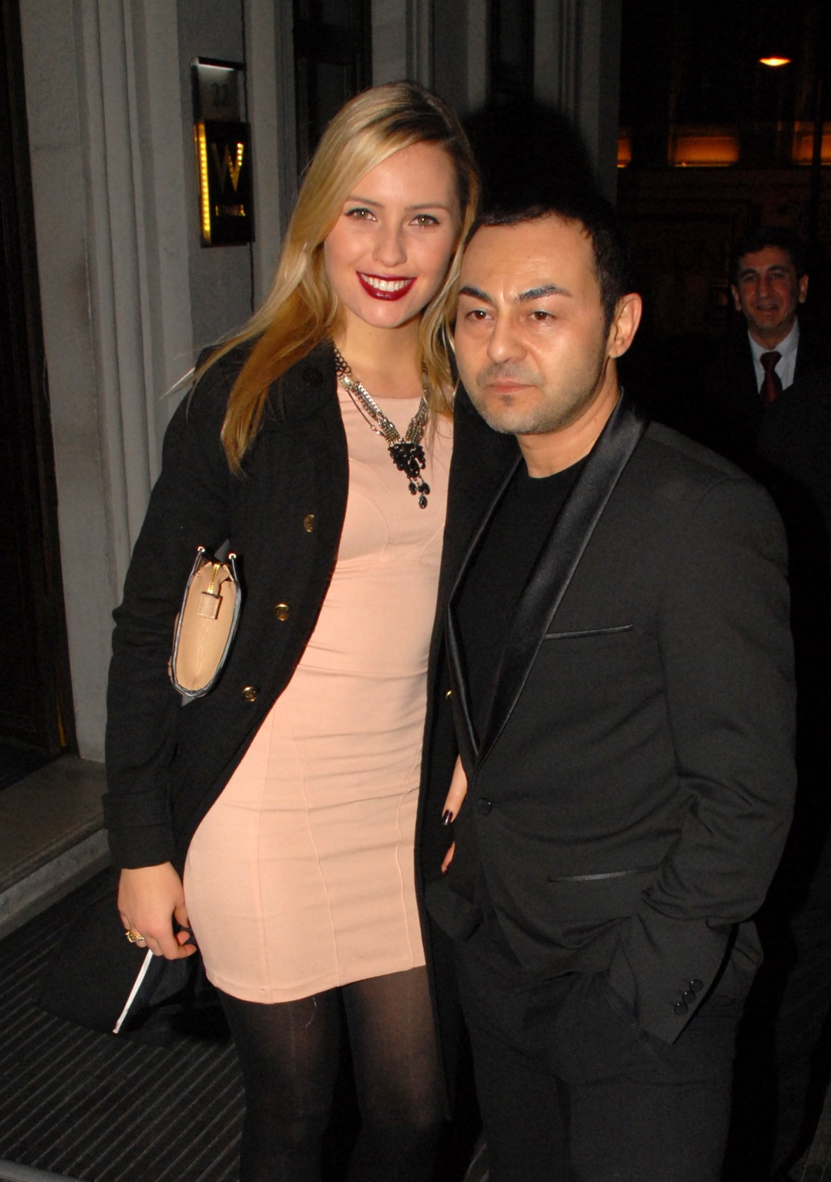 Serdar Ortaç'ın eski eşinden aldığı intikam 'Poşet' şarkısını hatırlattı