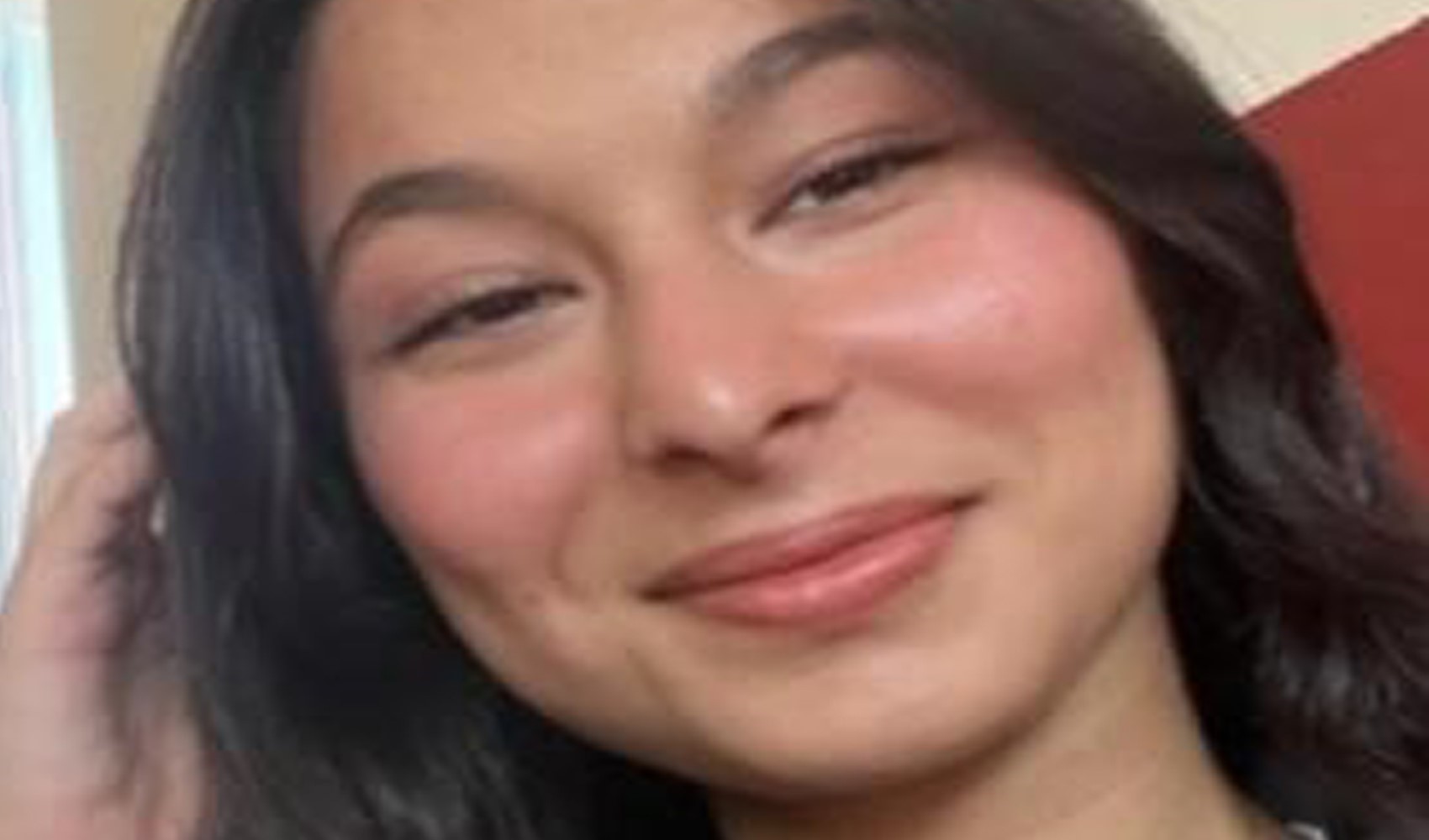 Genç kız av tüfeği ile vurulmuş halde bulundu