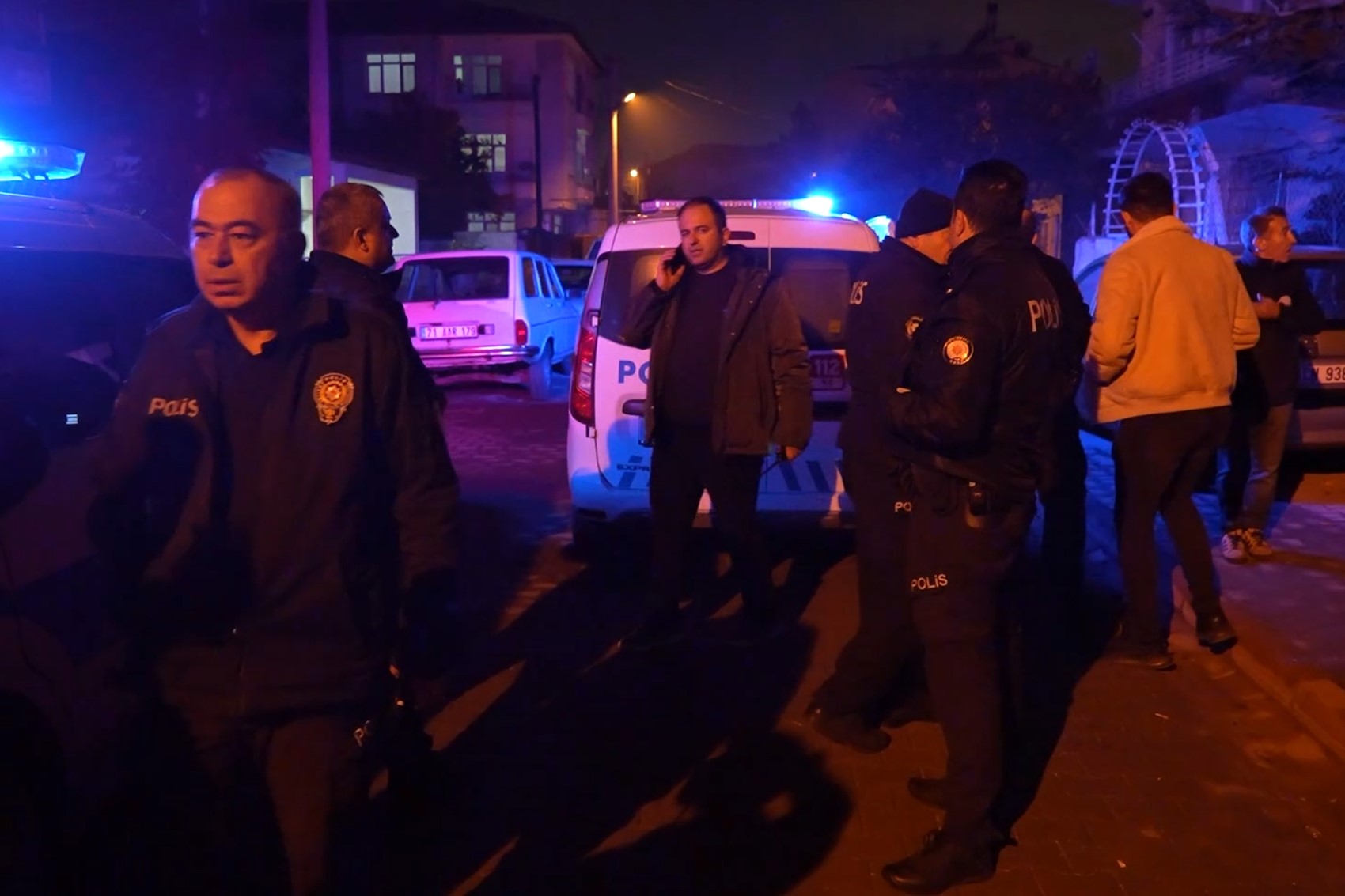 Ağabeyini bıçaklayarak öldürdü